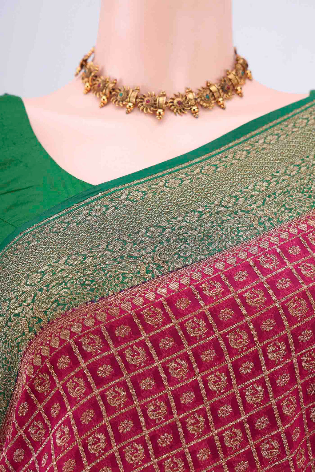 Border image of Dark Pink Banarasi Georgette Saree with Checked design on the body and Zari Border. 