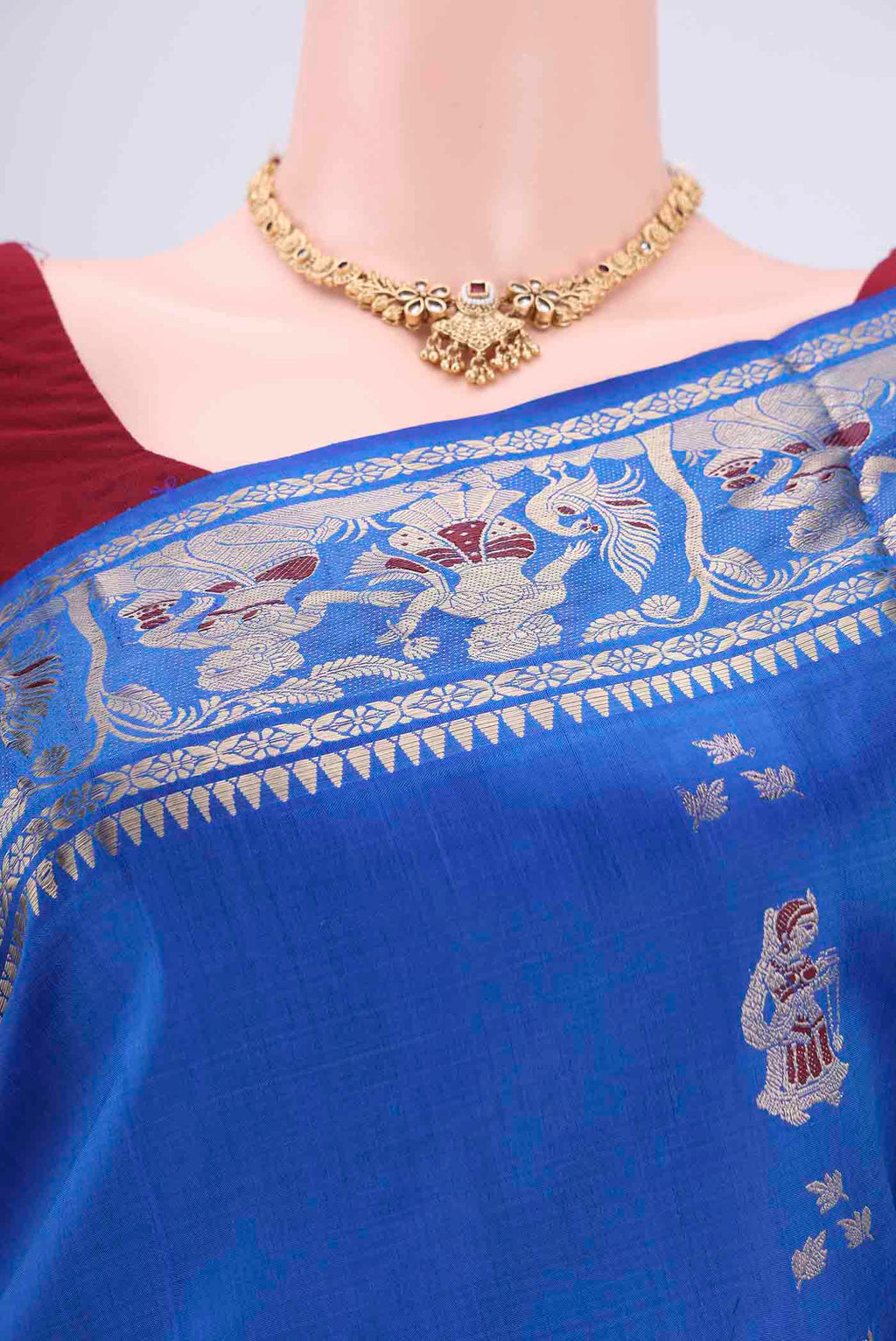 Border image of Royal Blue Baluchari Silk Saree with Zari And Thread Butta on the body and Zari And Thread Border. 