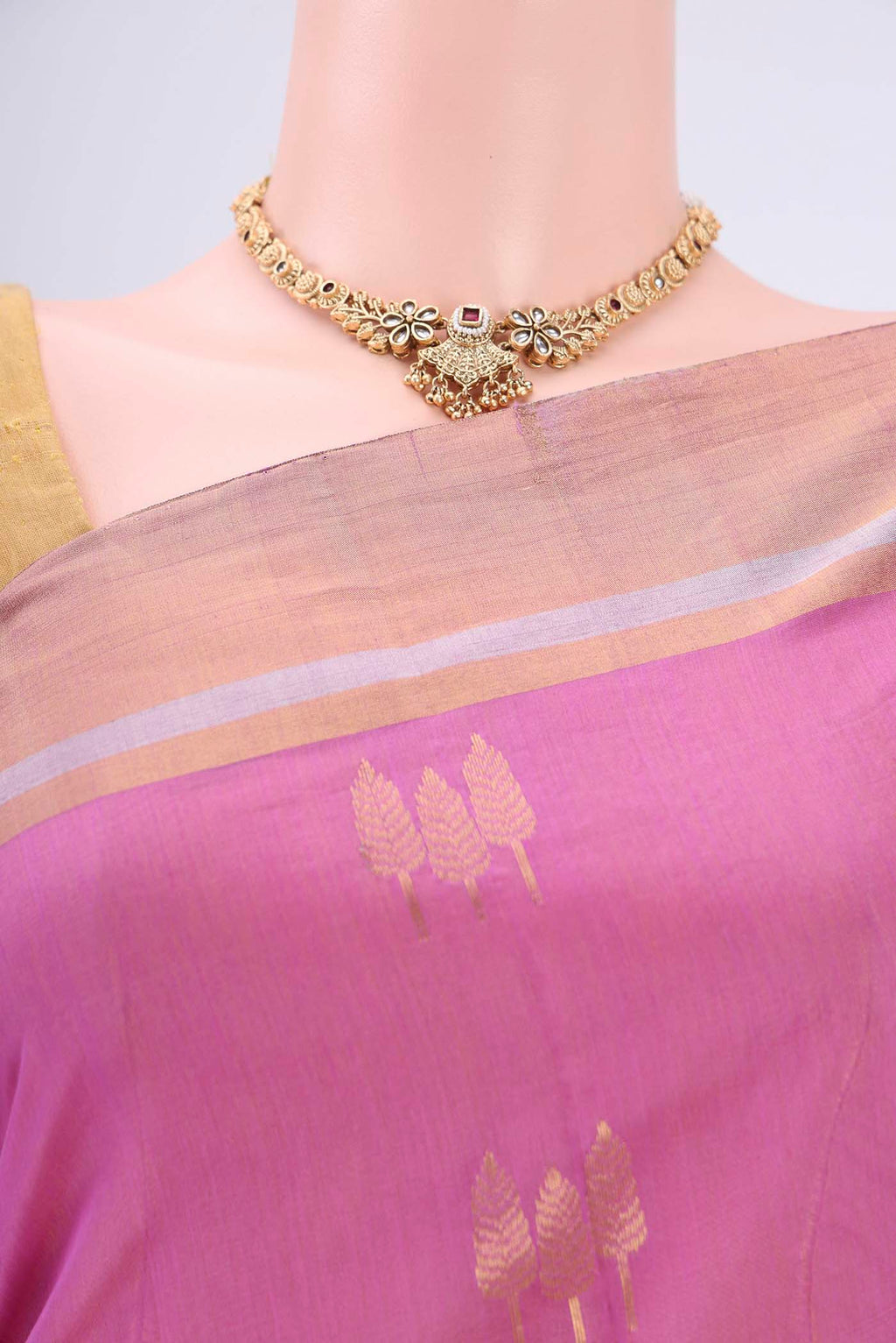 Border image of Lavender Chanderi Silk Cotton Saree with Zari Butta on the body and Zari Border. 