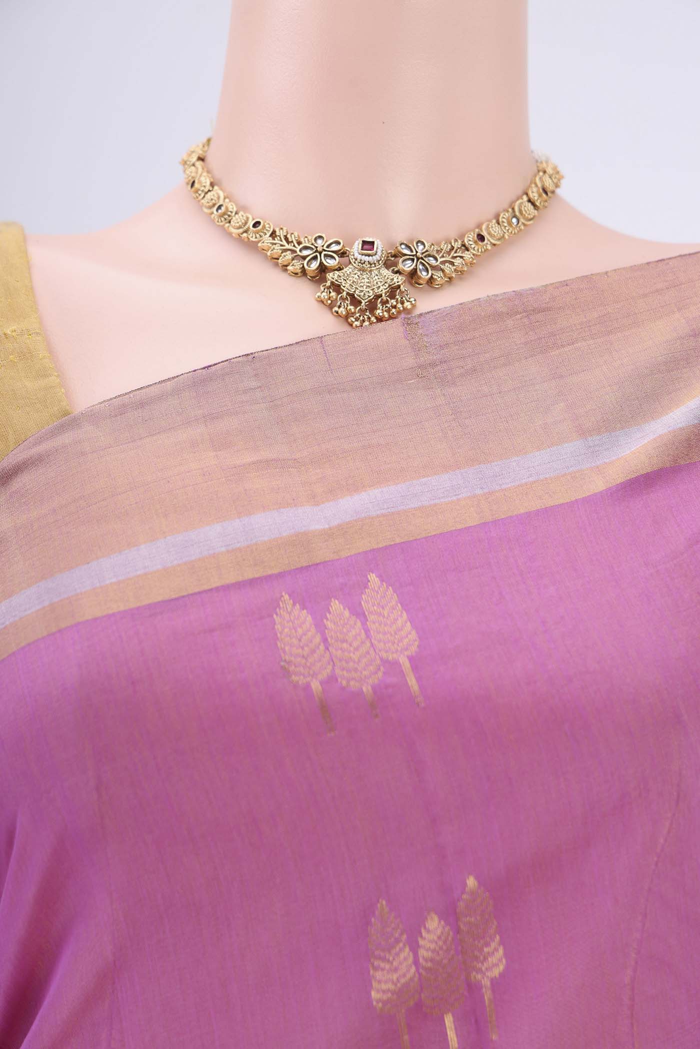 Border image of Lavender Chanderi Silk Cotton Saree with Zari Butta on the body and Zari Border. 