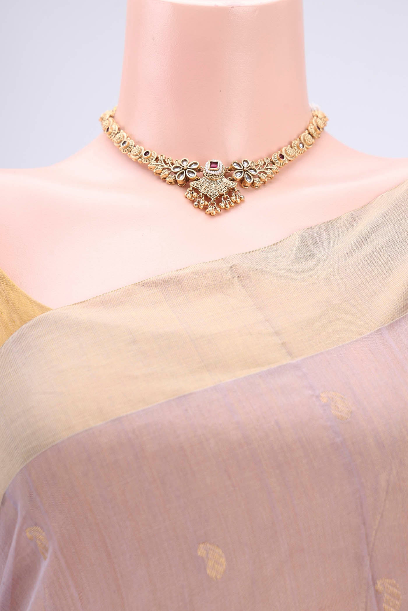 Border image of Grey Chanderi Silk Cotton Saree with Zari Butta on the body and Zari Border. 