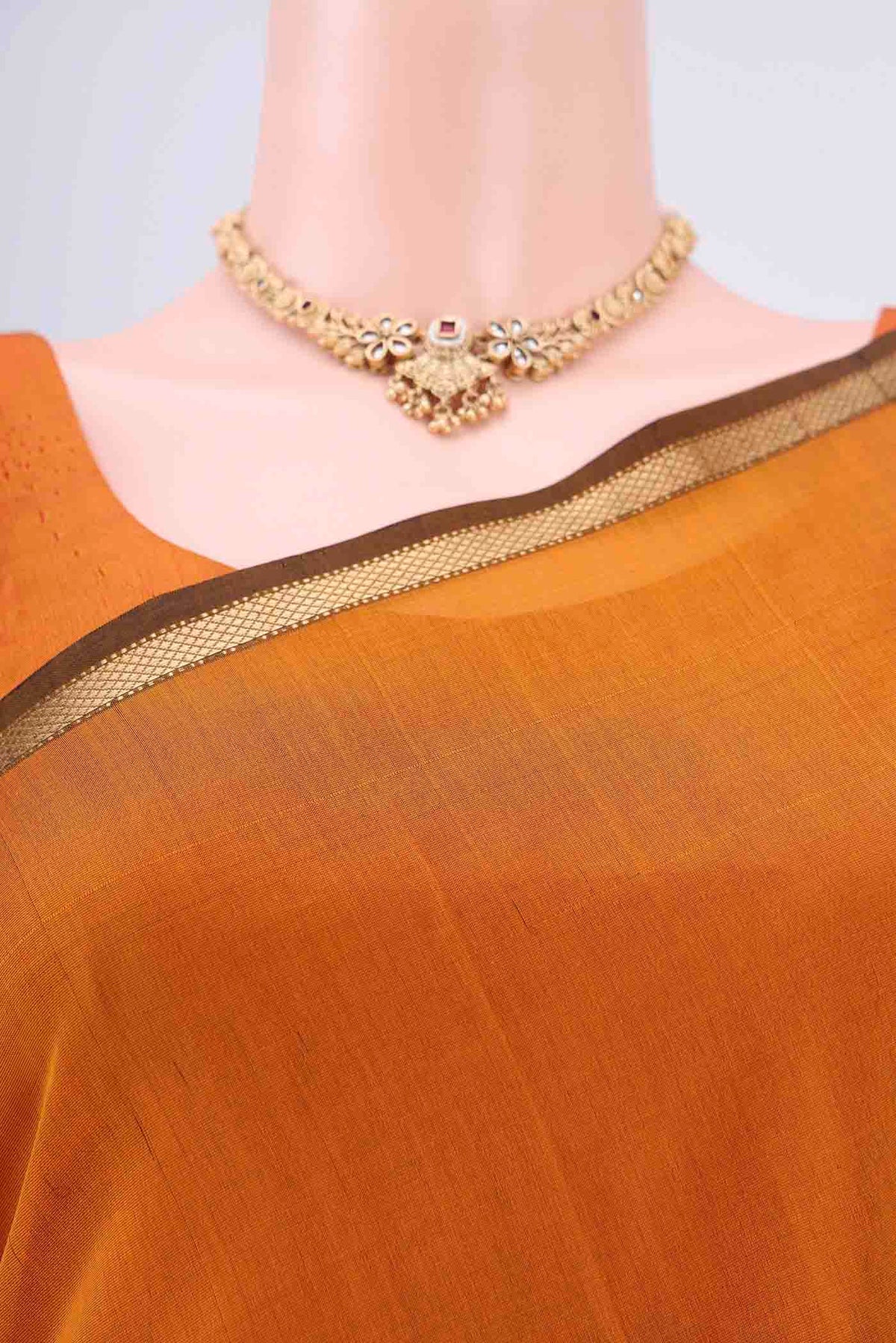 Border image of Mustard Maheshwari Silk Cotton Saree with Plain Body and Zari Border. 