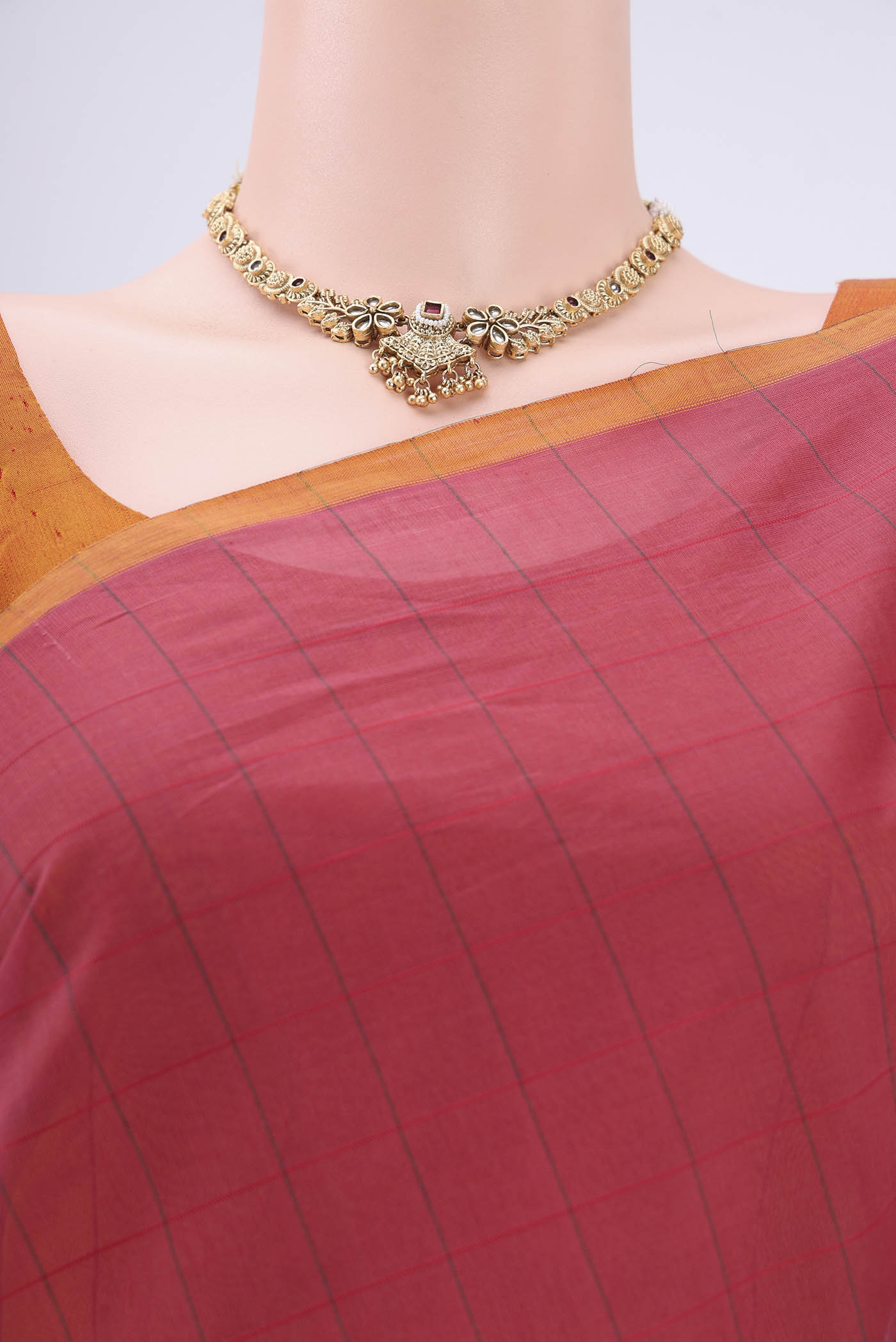 Border image of Light Magenta Venkatagiri Cotton Saree with Zari Butta on the body and Zari Border. 