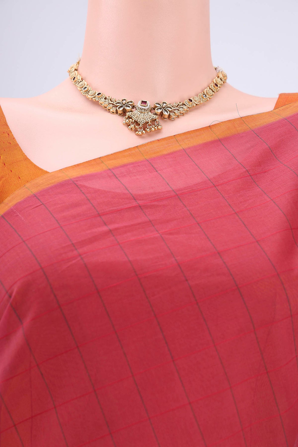 Border image of Light Magenta Venkatagiri Cotton Saree with Zari Butta on the body and Zari Border. 