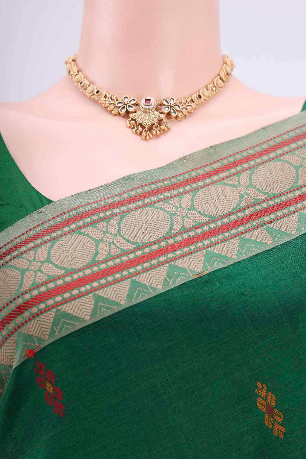 Border image of Bottle Green Blended Poly Cotton Saree with Thread Butta on the body and Thread Border. 