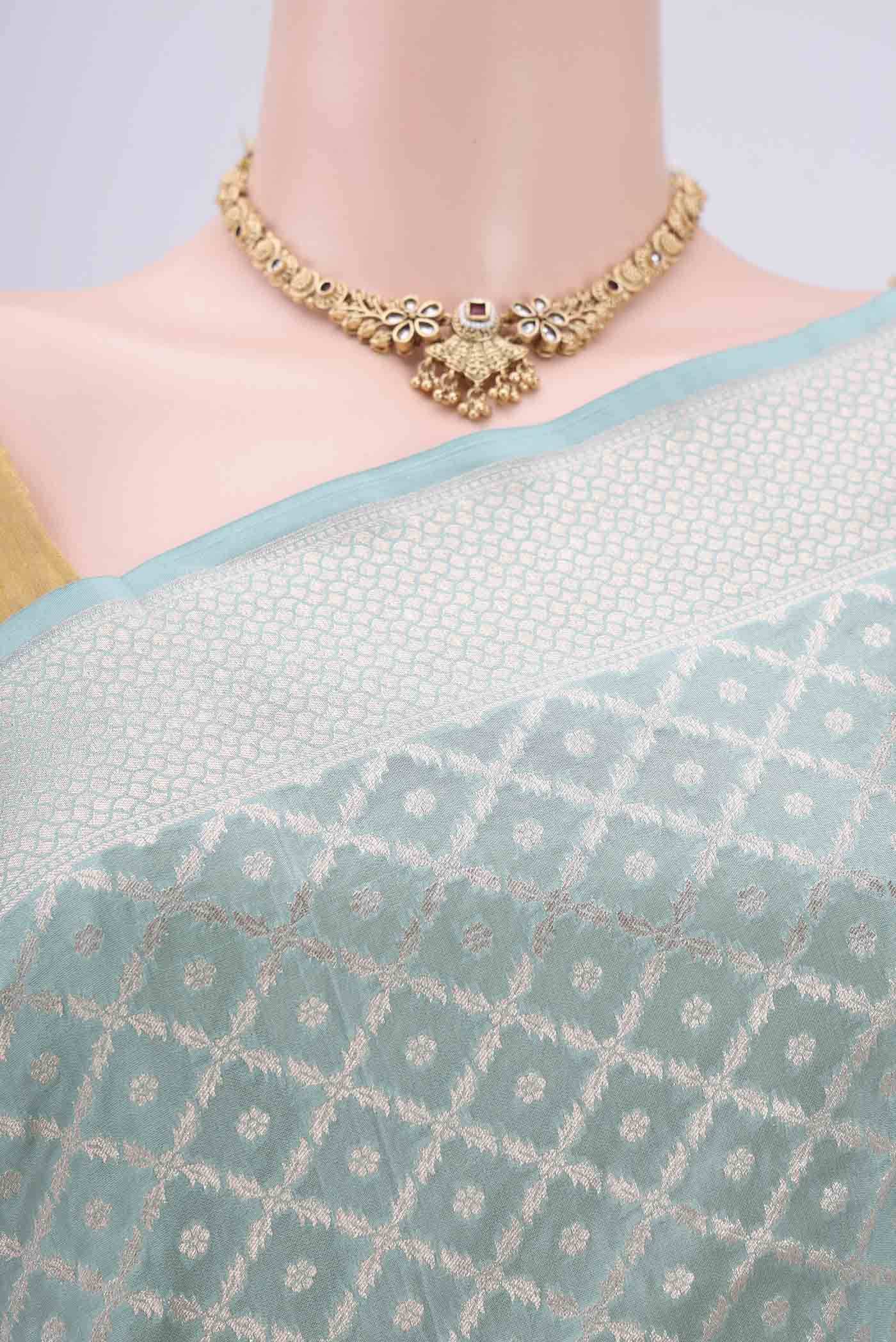 Border image of Multi Color Bangalore Silk Saree with Zari Butta on the body and Zari Border. 