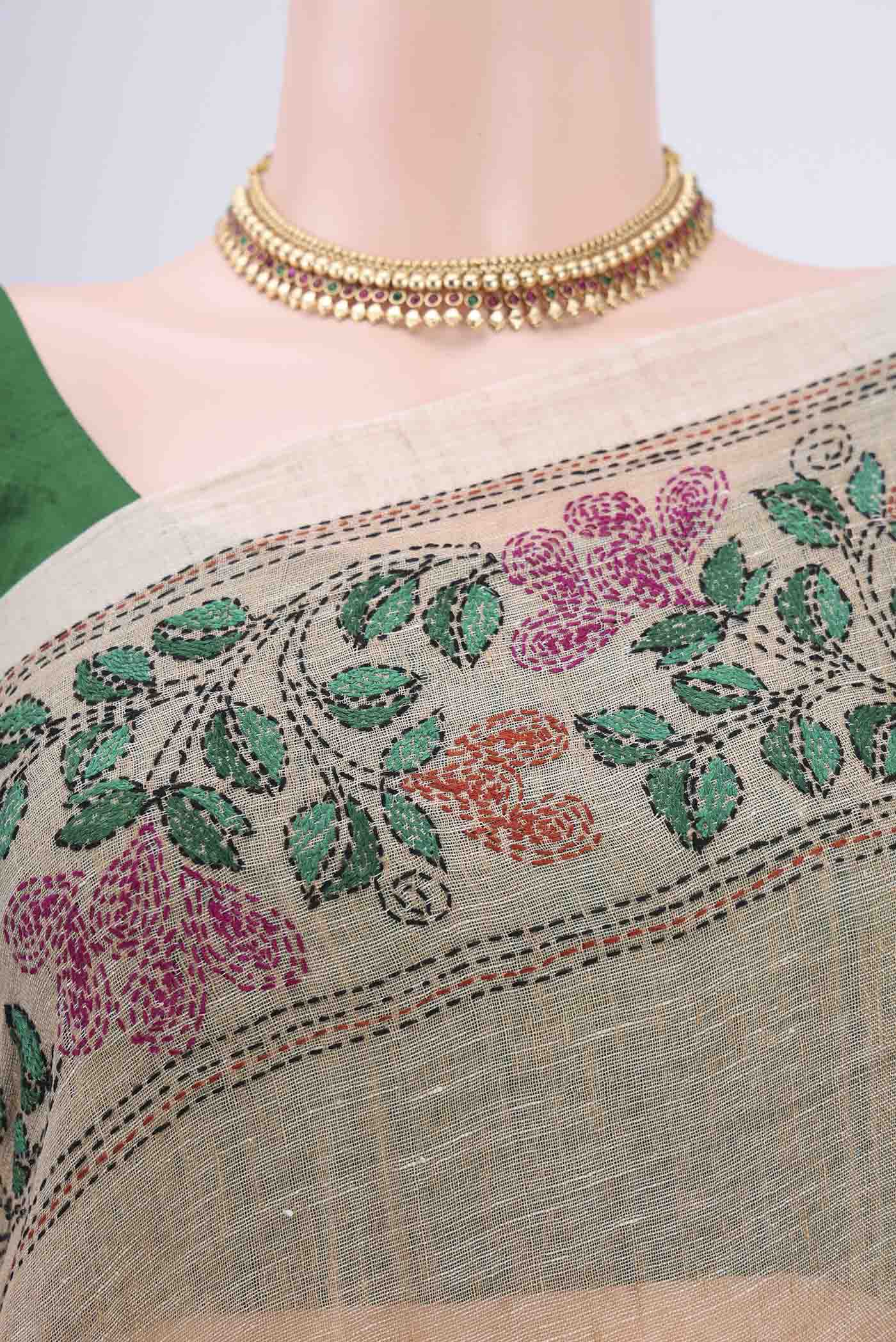 Border image of Beige Linen Saree with Plain Body and Thread Border. 