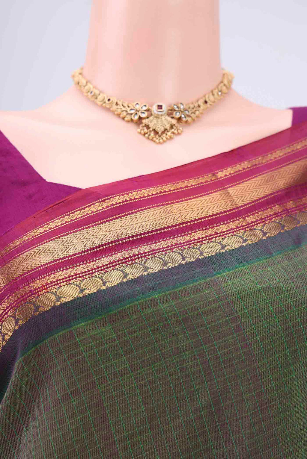 Border image of Green Gadwal Silk Cotton Saree with Stripes on the body and Silk Border. 