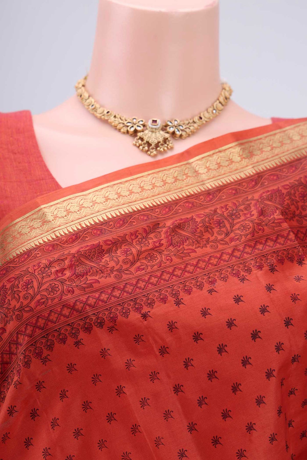 Border image of Imperial Red Printed Silk Saree with Printed design on the body and Zari Border. 