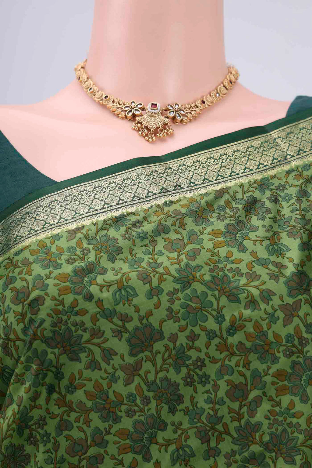 Border image of Light Green Printed Silk Saree with Printed design on the body and Zari Border. 