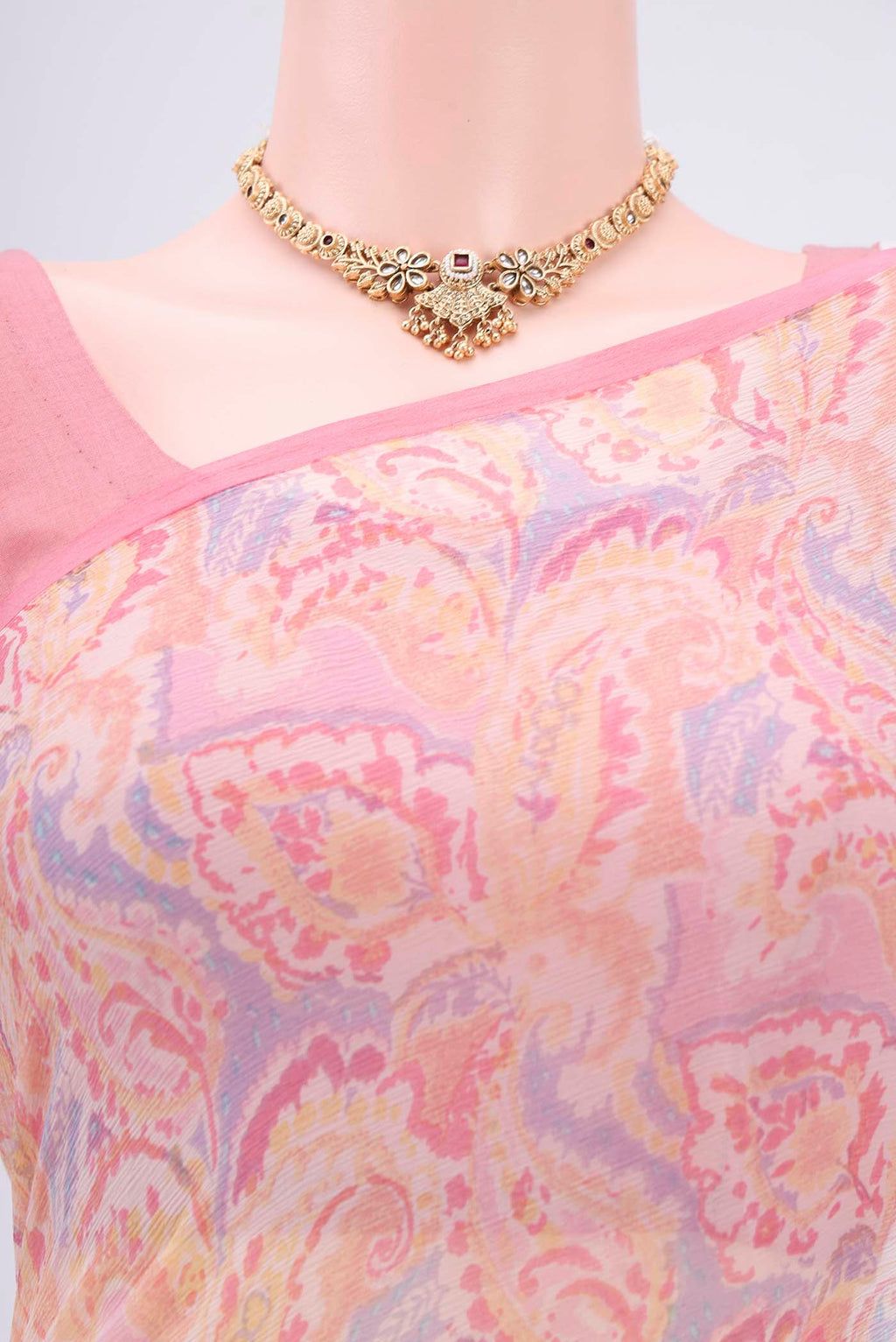 Border image of Pink Mysore Chiffon Saree with Floral Print on the body and Without Border. 