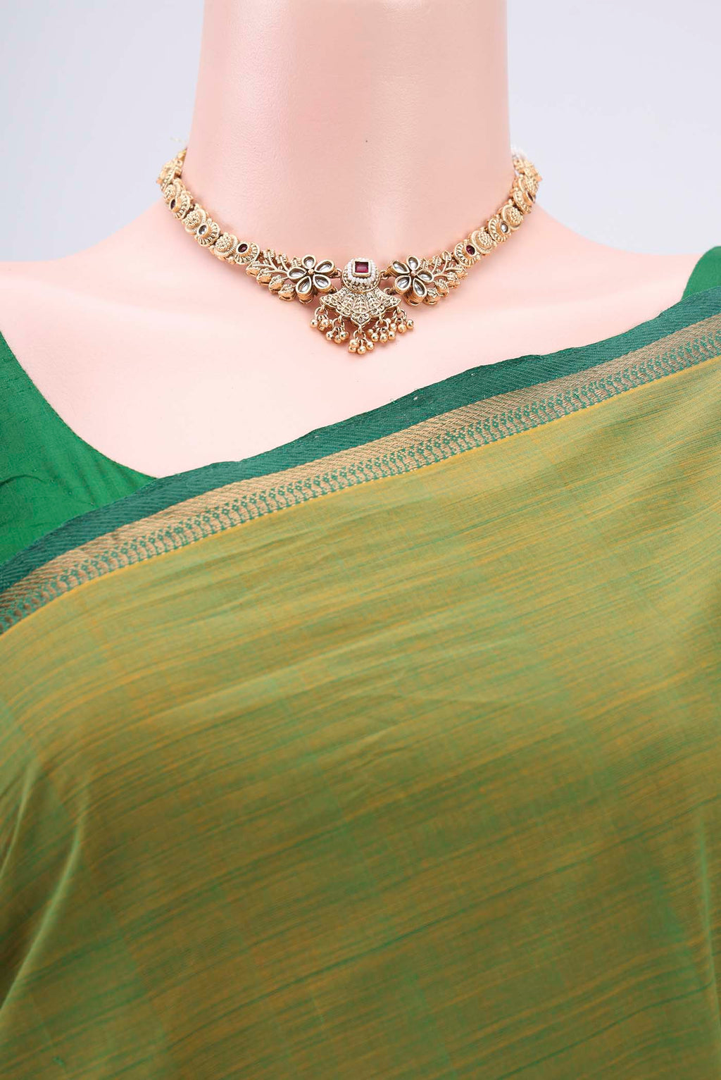 Border image of Light Green Mangalagiri Cotton Saree with Plain Body and Zari Border. 