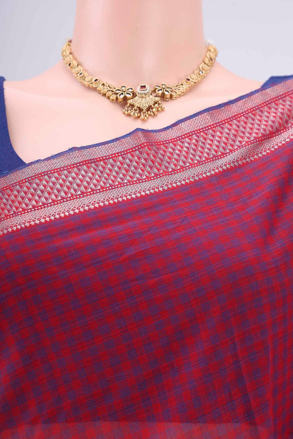 Border image of Red Mangalagiri Cotton Saree with Checked design on the body and Zari Border. 