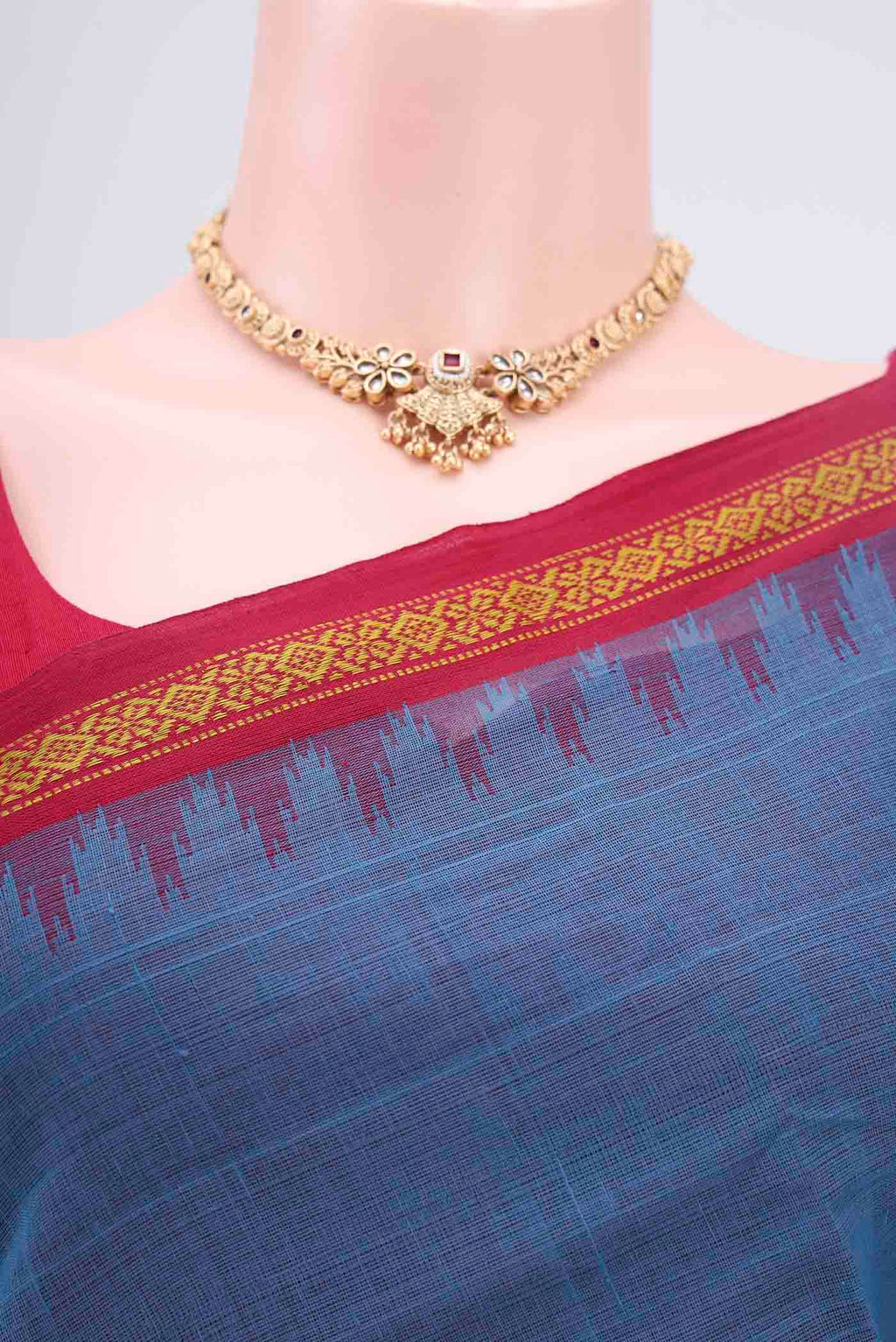 Border image of Light Blue Mangalagiri Cotton Saree with Plain Body and Thread Border. 