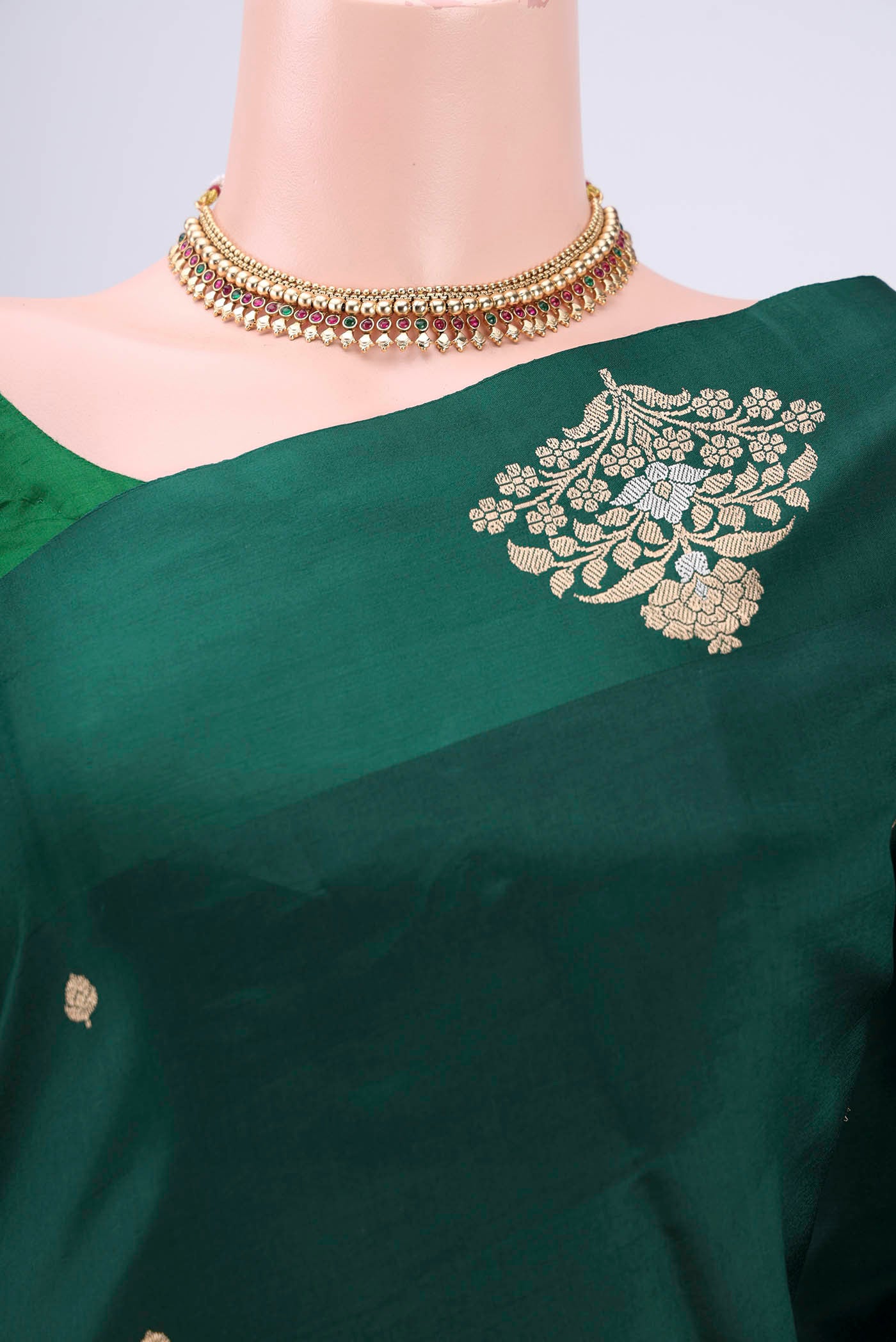 Border image of Green Banarasi Katan Silk Saree with Zari Butta on the body and Zari Border. 