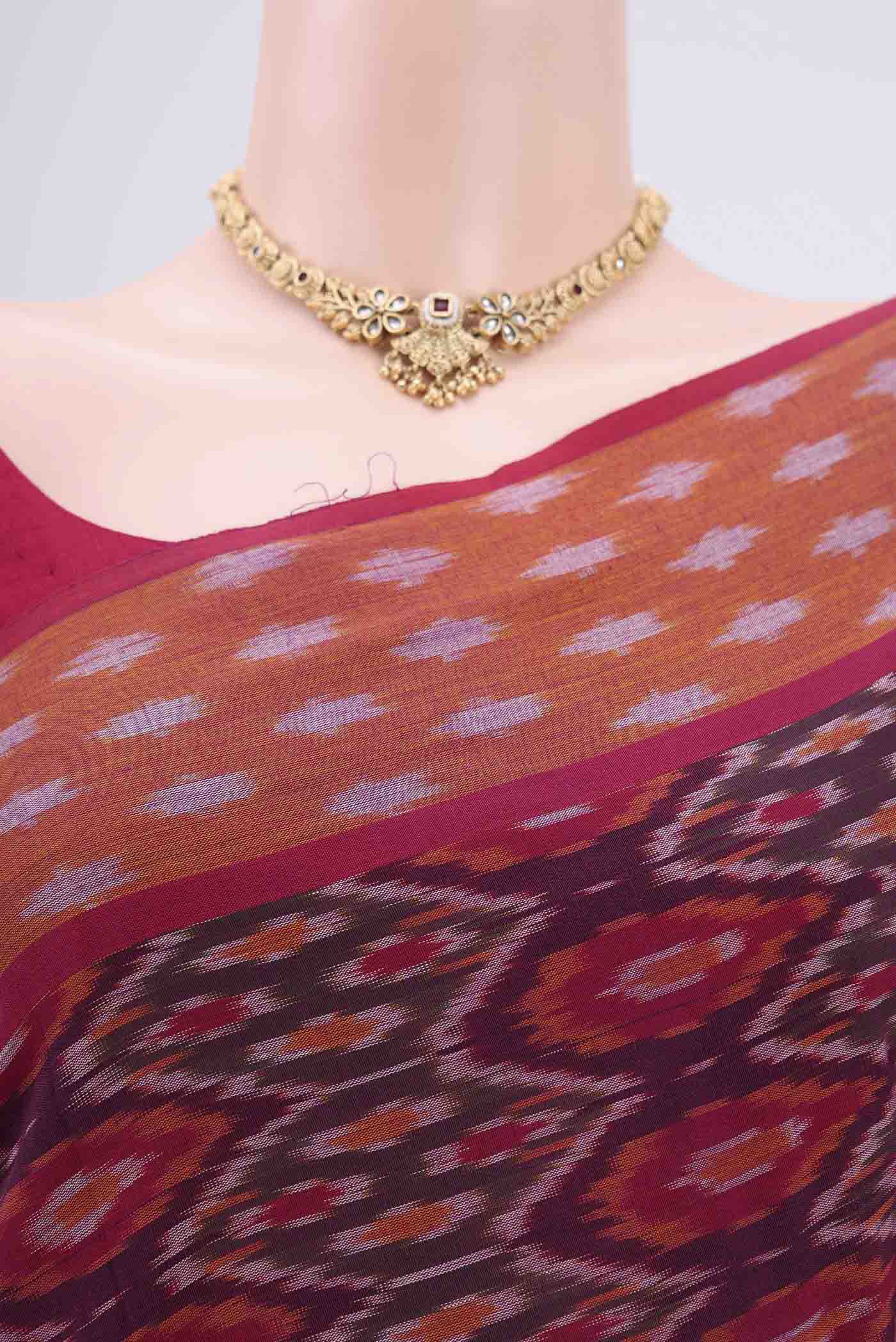 Border image of Magenta Dual Tone Pochampally Cotton Saree with Ikat design on the body and Ikat Border. 