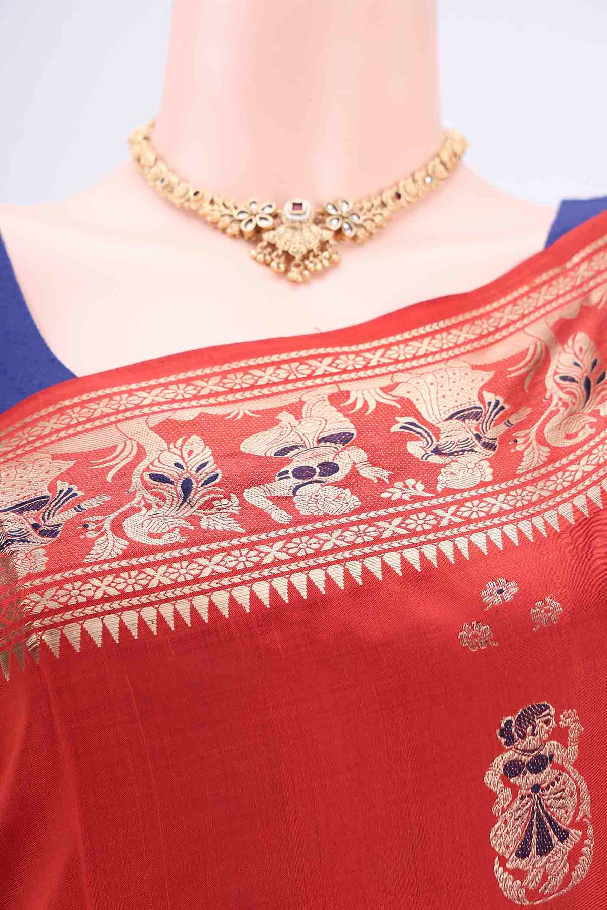 Border image of Rust Baluchari Silk Saree with Zari And Thread Butta on the body and Zari And Thread Border. 