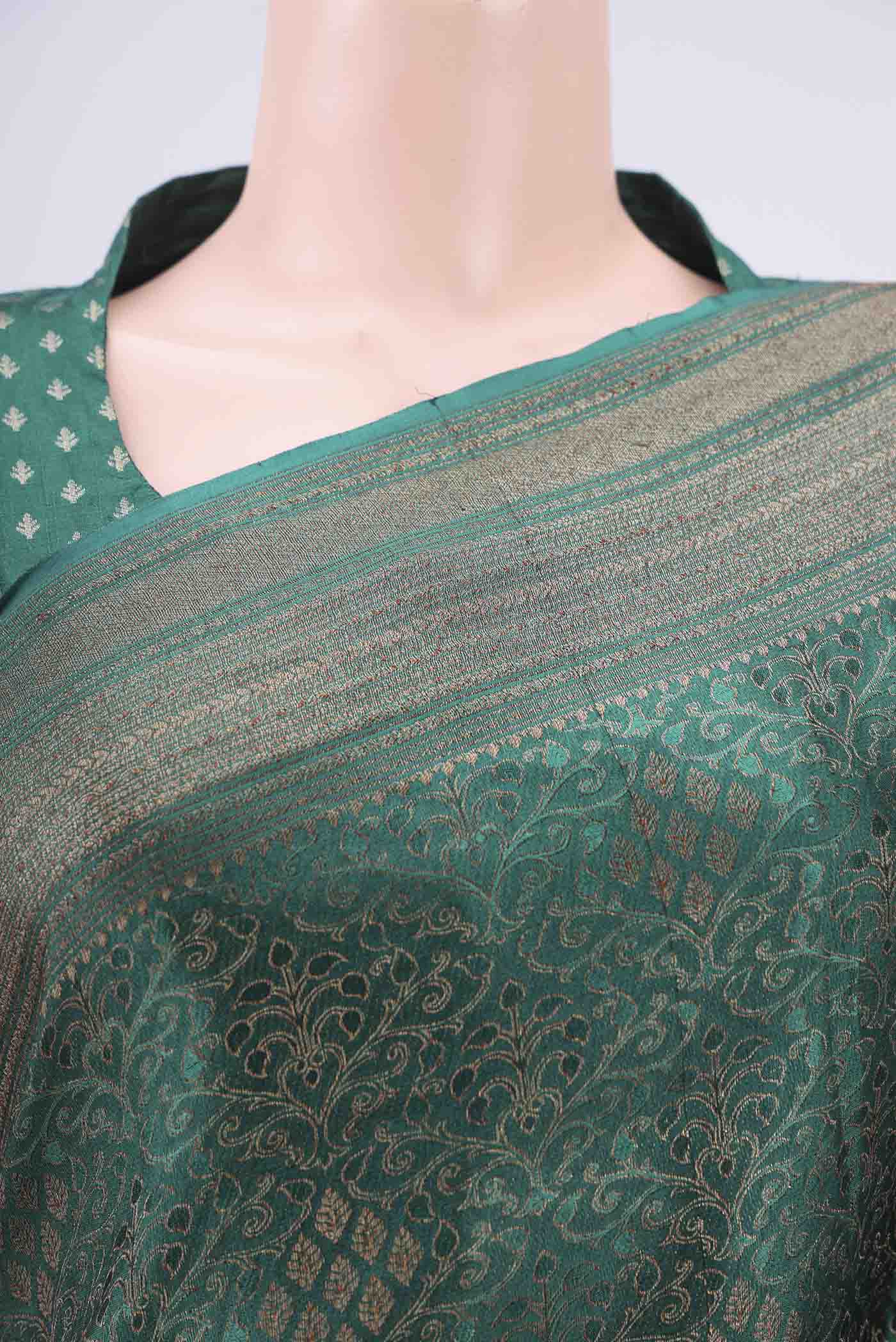 Border image of Green Mysore Crepe Saree with Zari Brocade on the body and Zari Border. 