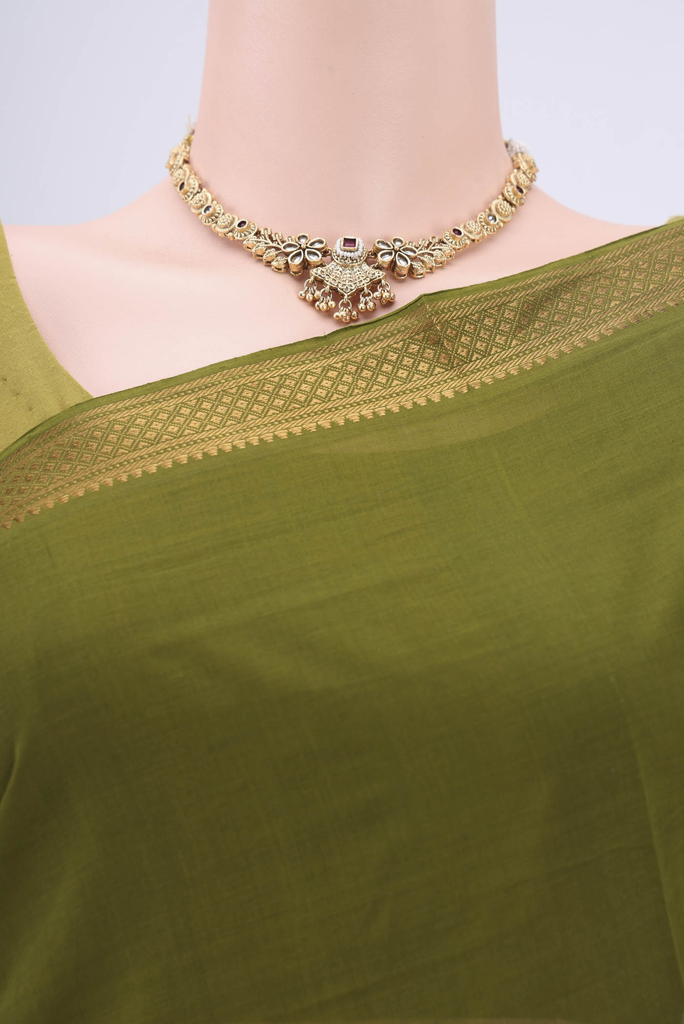 Border image of Green Mangalagiri Cotton Saree with Plain Body and Zari Border. 