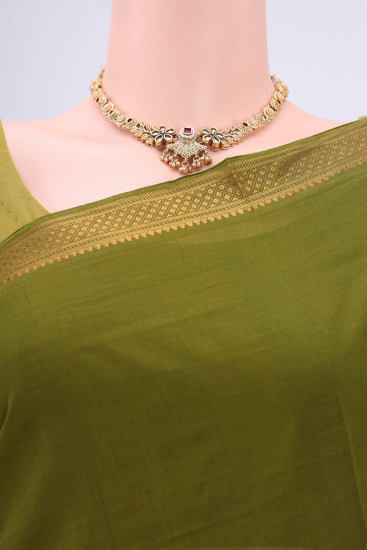 Border image of Green Mangalagiri Cotton Saree with Plain Body and Zari Border. 
