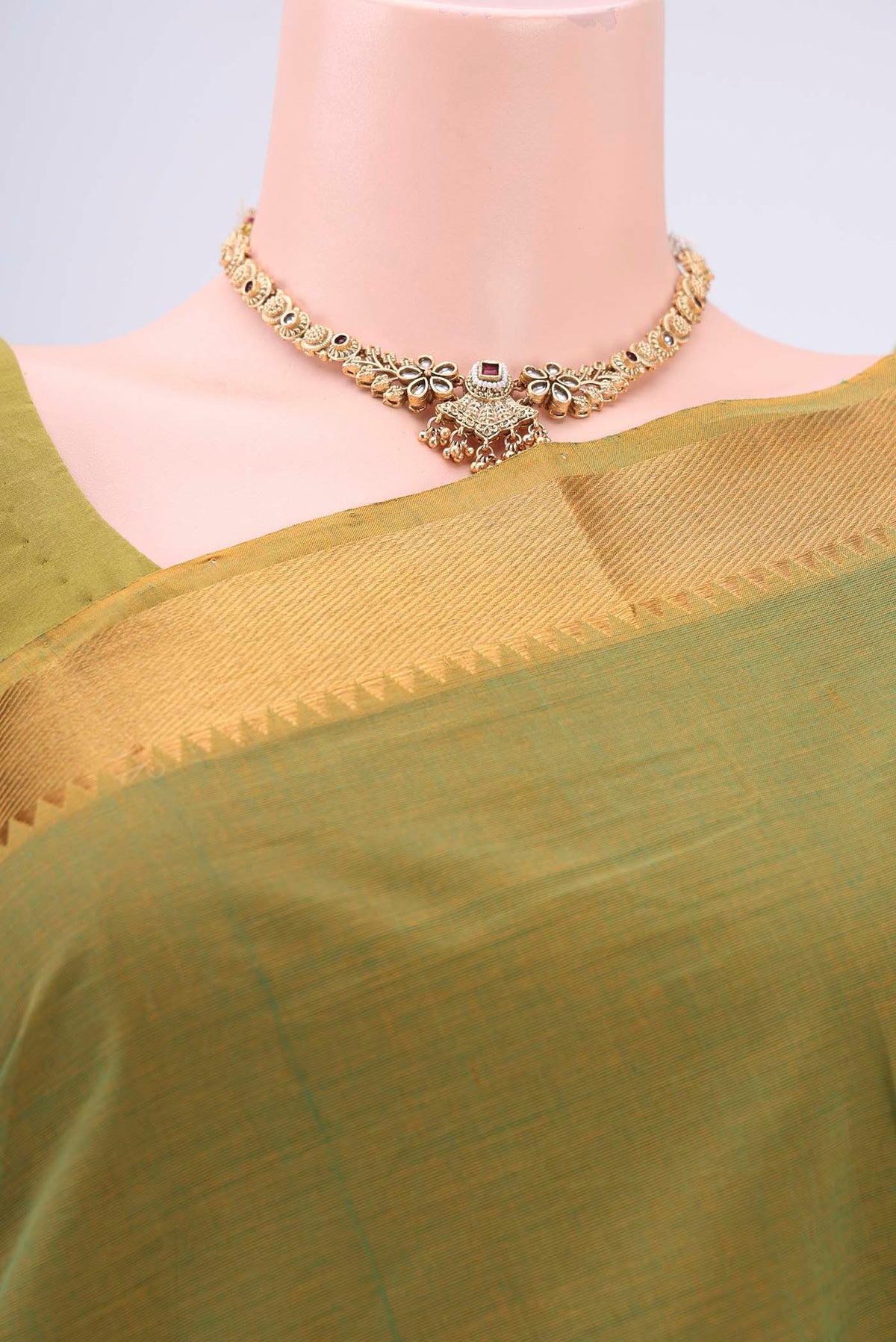 Border image of Light Green Mangalagiri Cotton Saree with Plain Body and Zari Border. 