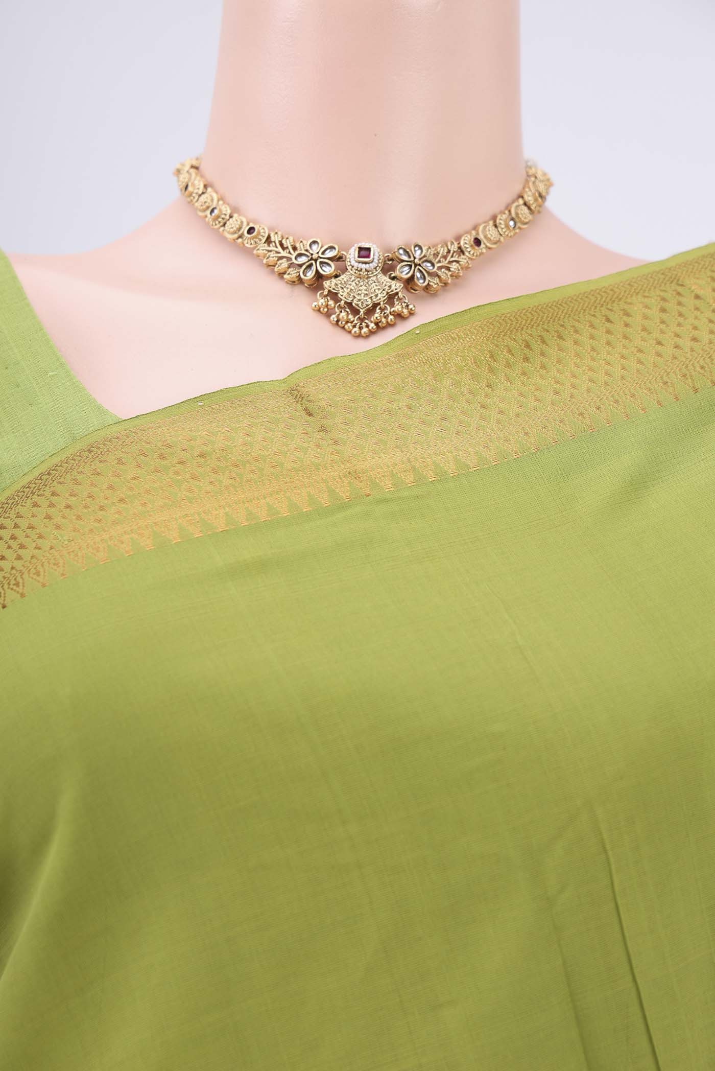 Border image of Green Mangalagiri Cotton Saree with Plain Body and Zari Border. 