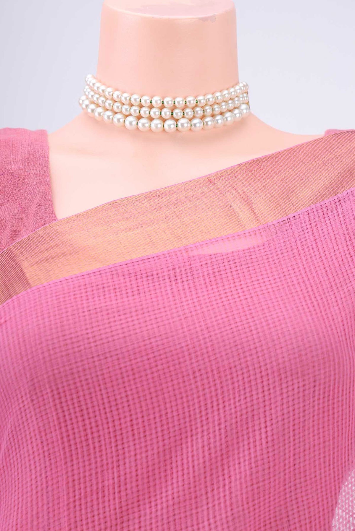 Border image of Rose pink Mangalagiri Cotton Saree with Plain Body and Zari Border. 