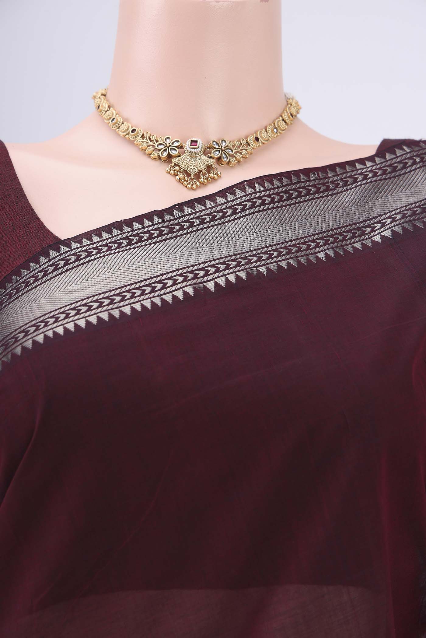 Border image of Maroon Mangalagiri Cotton Saree with Plain Body and Zari Border. 