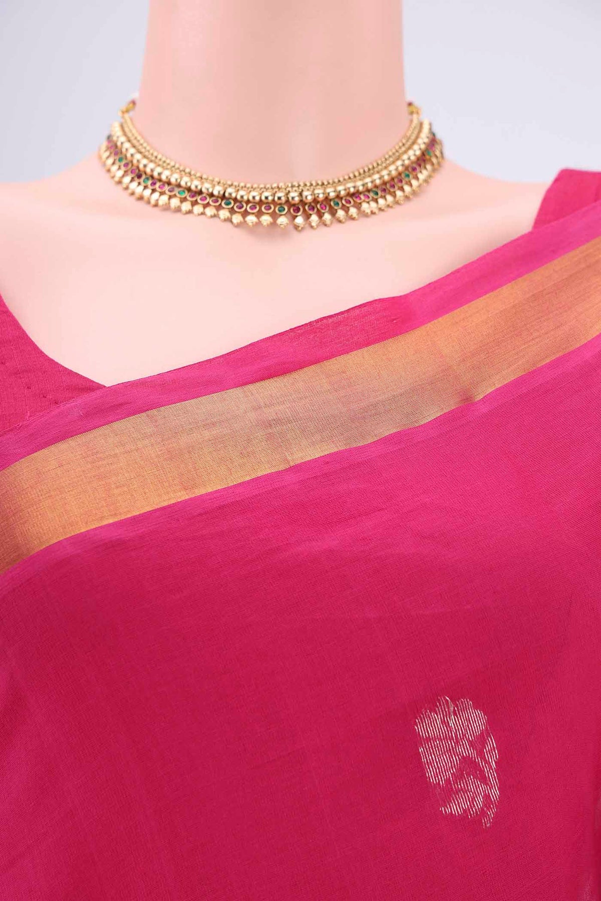 Border image of Rani Pink Venkatagiri Cotton Saree with Zari Butta on the body and Zari Border. 