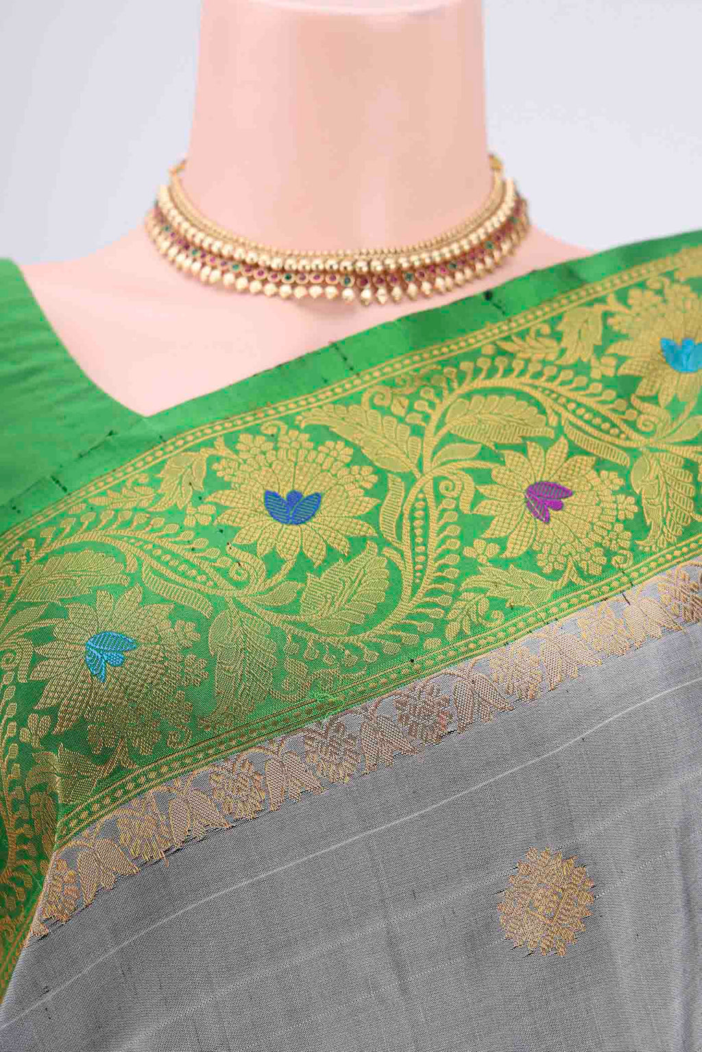 Border image of Grey Gadwal Silk Saree with Zari Brocade on the body and Zari Border. 