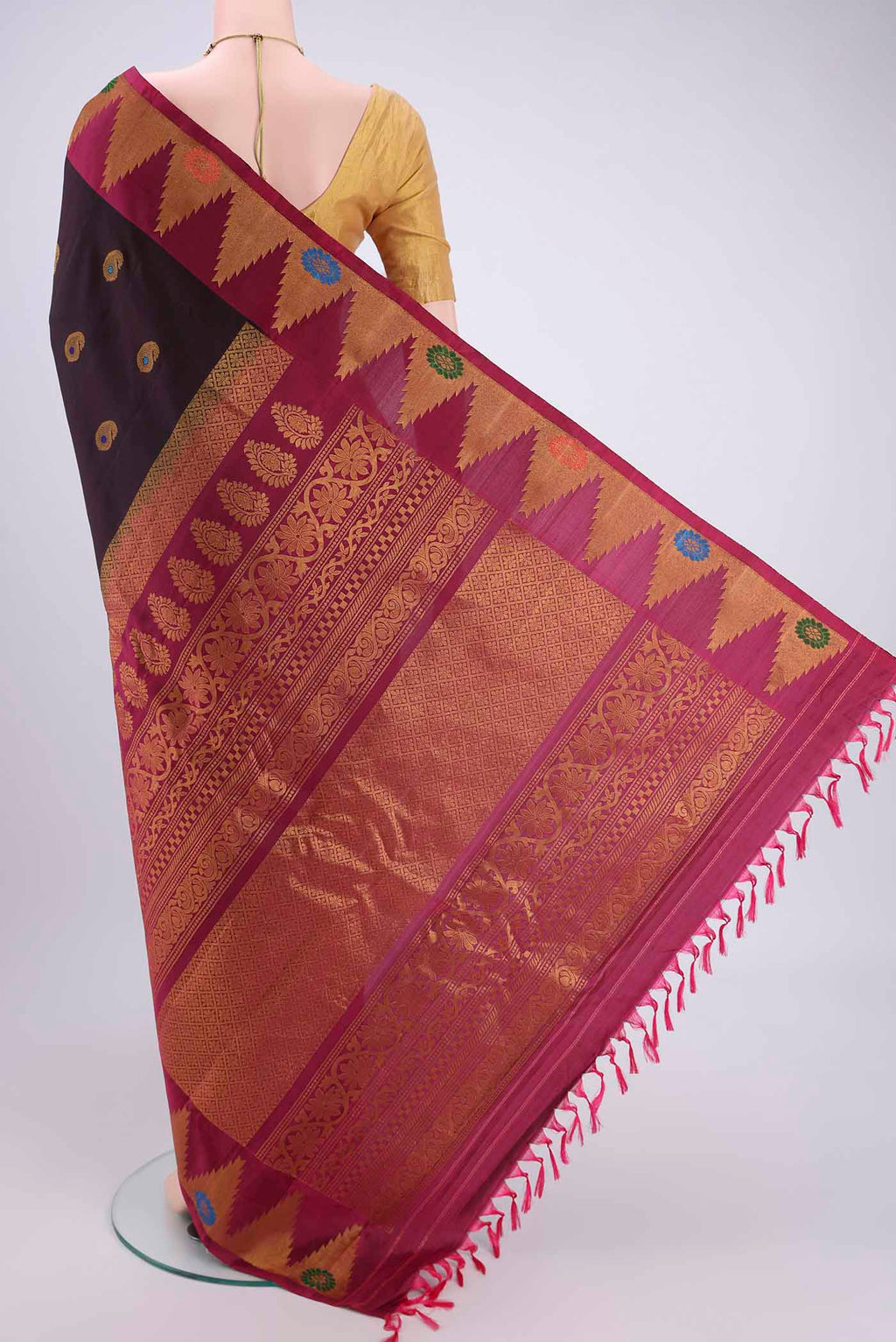 Flat view of Black Dual Tone Gadwal Silk Saree with Zari Brocade on the body and Zari Border. 