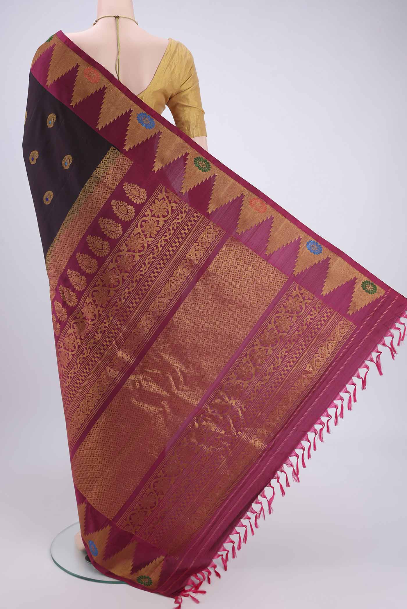 Flat view of Black Dual Tone Gadwal Silk Saree with Zari Brocade on the body and Zari Border. 