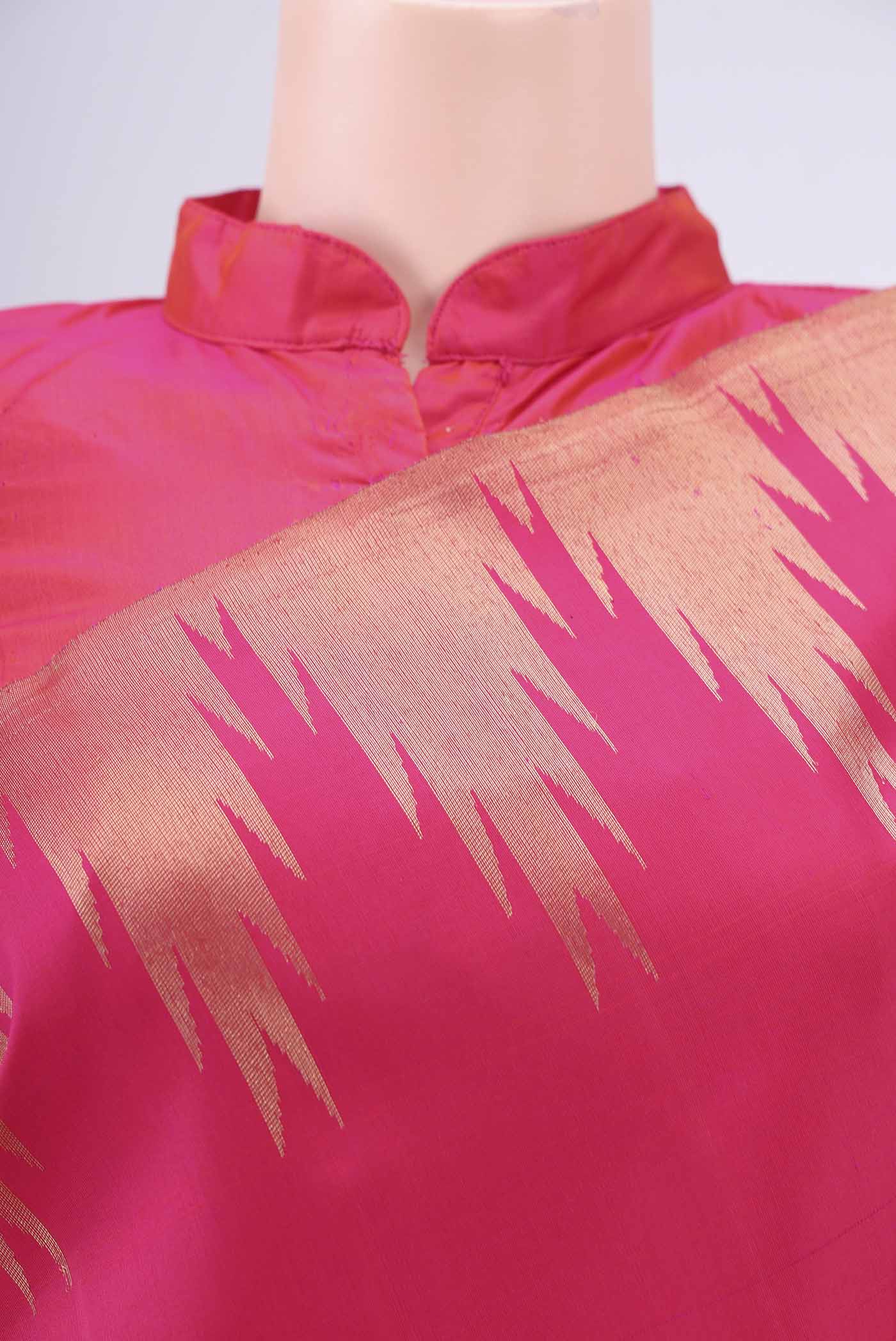 Border image of Pure Silk Pure Zari Rani Pink Kanchipuram Saree with Plain Body and Temple Border. 