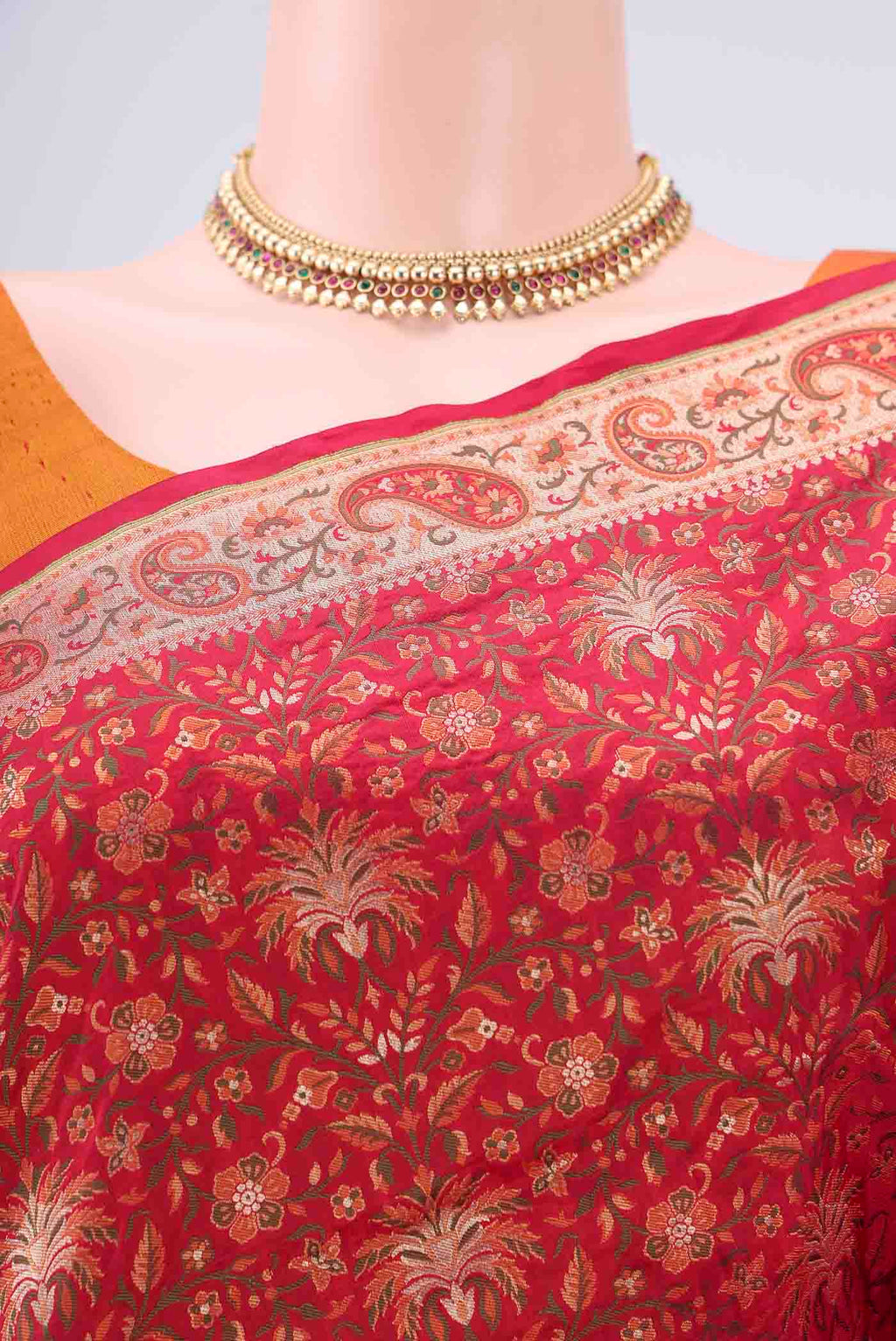 Border image of Red Banarasi Jamavar Saree with Jacquard With Zari Butta on the body and Zari Border. 