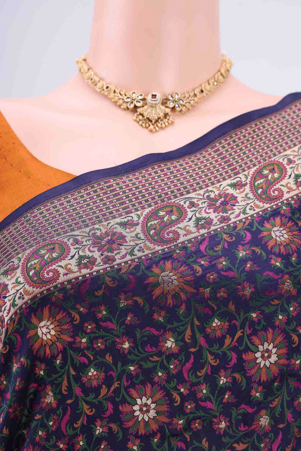 Border image of Navy Blue Banarasi Silk Saree with Jacquard With Zari Butta on the body and Zari And Thread Border. 