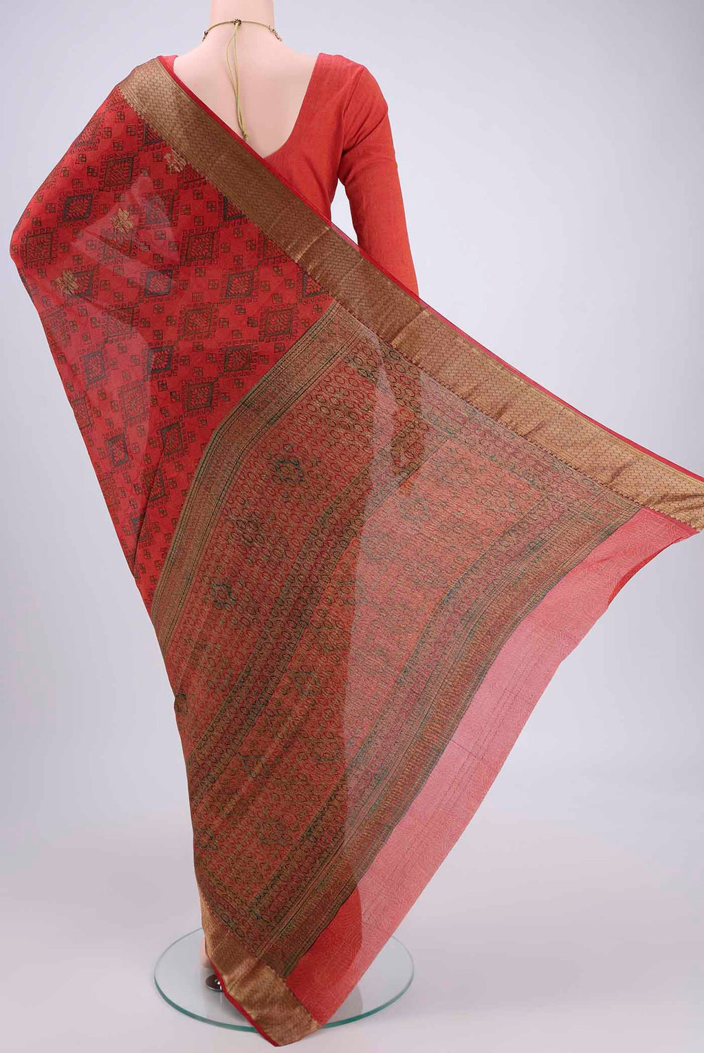 Flat view of Maroon Mysore Crepe Saree with Floral Print on the body and Without Border. 