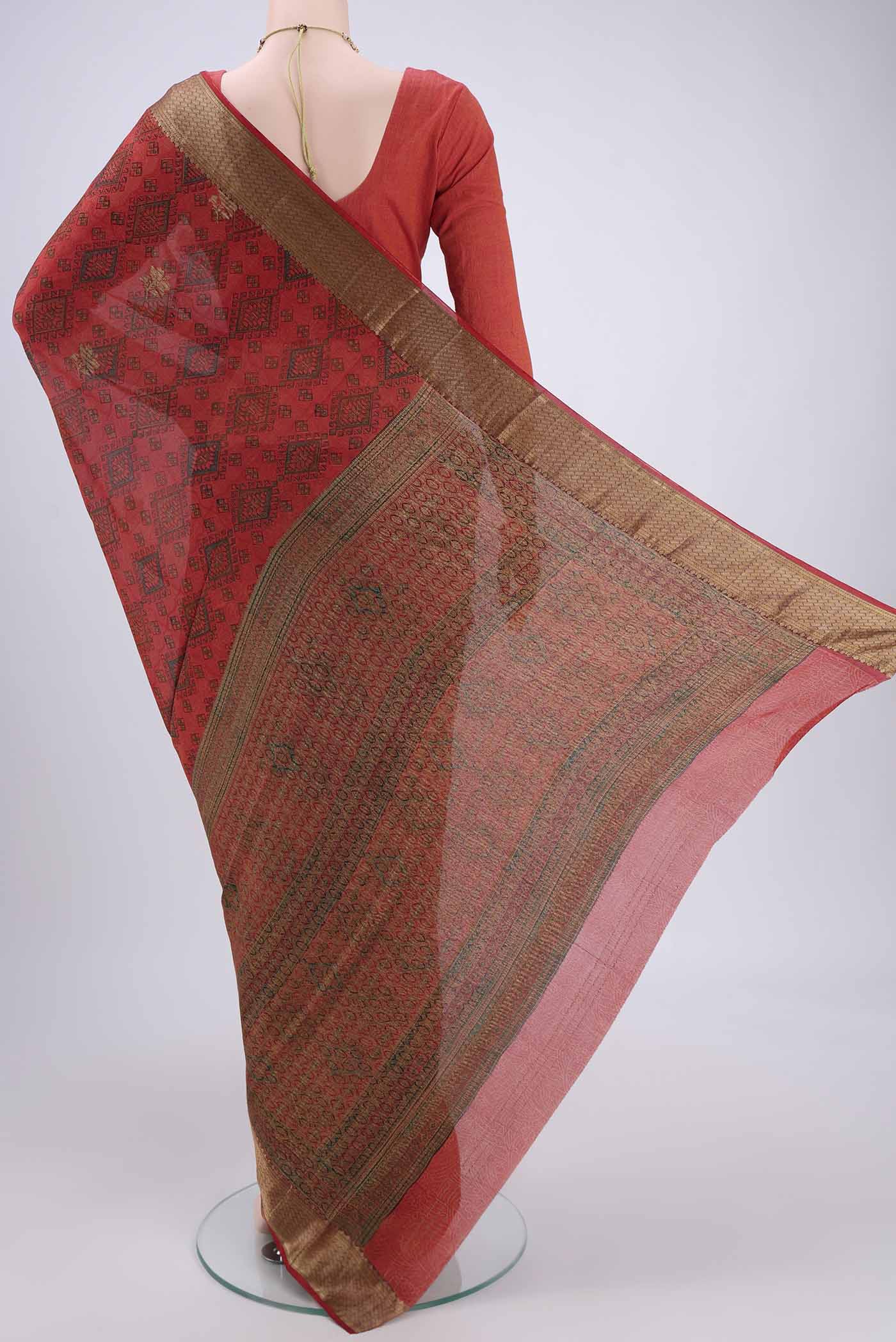 Flat view of Maroon Mysore Crepe Saree with Floral Print on the body and Without Border. 
