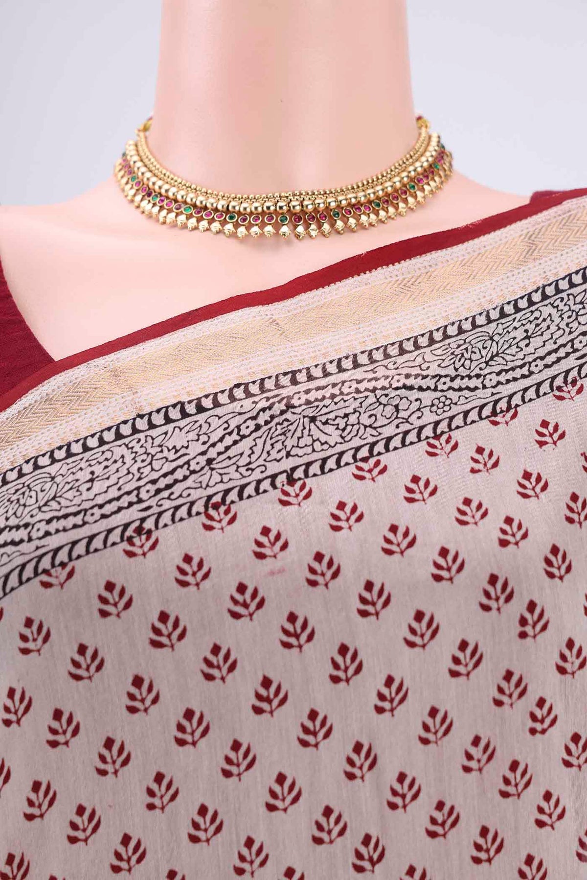 Border image of Beige Maheshwari Silk Cotton Saree with Printed design on the body and Zari Border. 