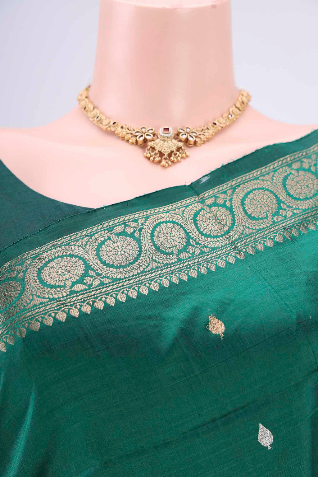 Border image of Green Banarasi Katan Silk Saree with Zari Butta on the body and Zari Border. 