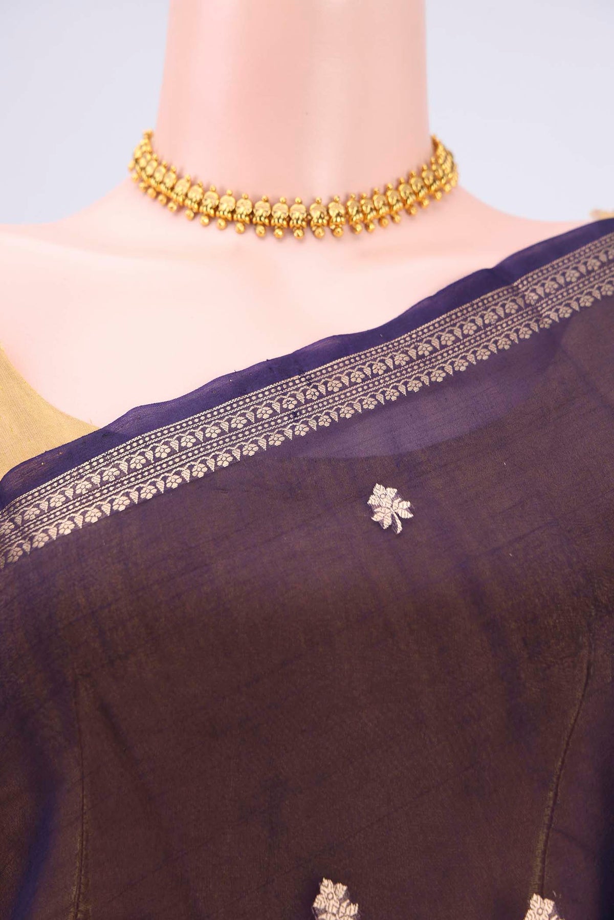 Border image of Purple Organza Silk Saree with Plain Body and Zari Border. 