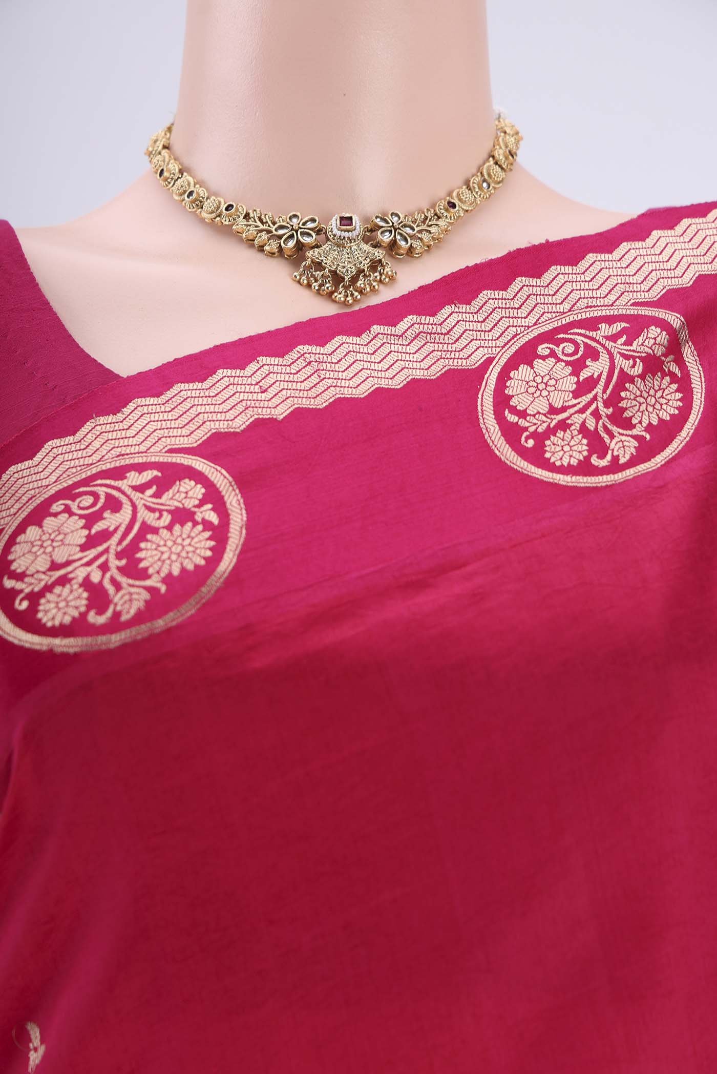 Border image of Pink Banarasi Katan Silk Saree with Zari Butta on the body and Zari Border. 