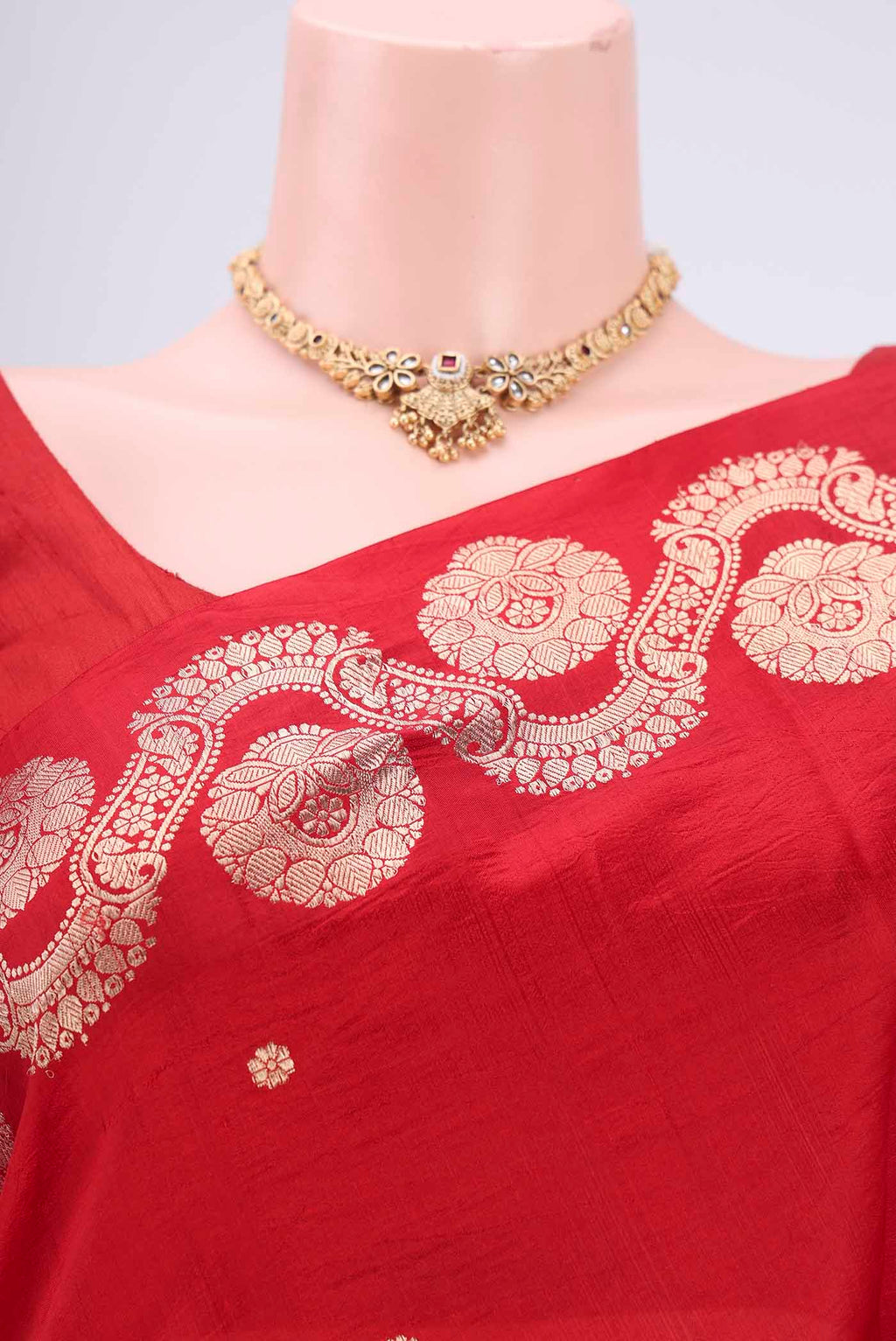 Border image of Red Banarasi Katan Silk Saree with Zari Butta on the body and Zari Border. 