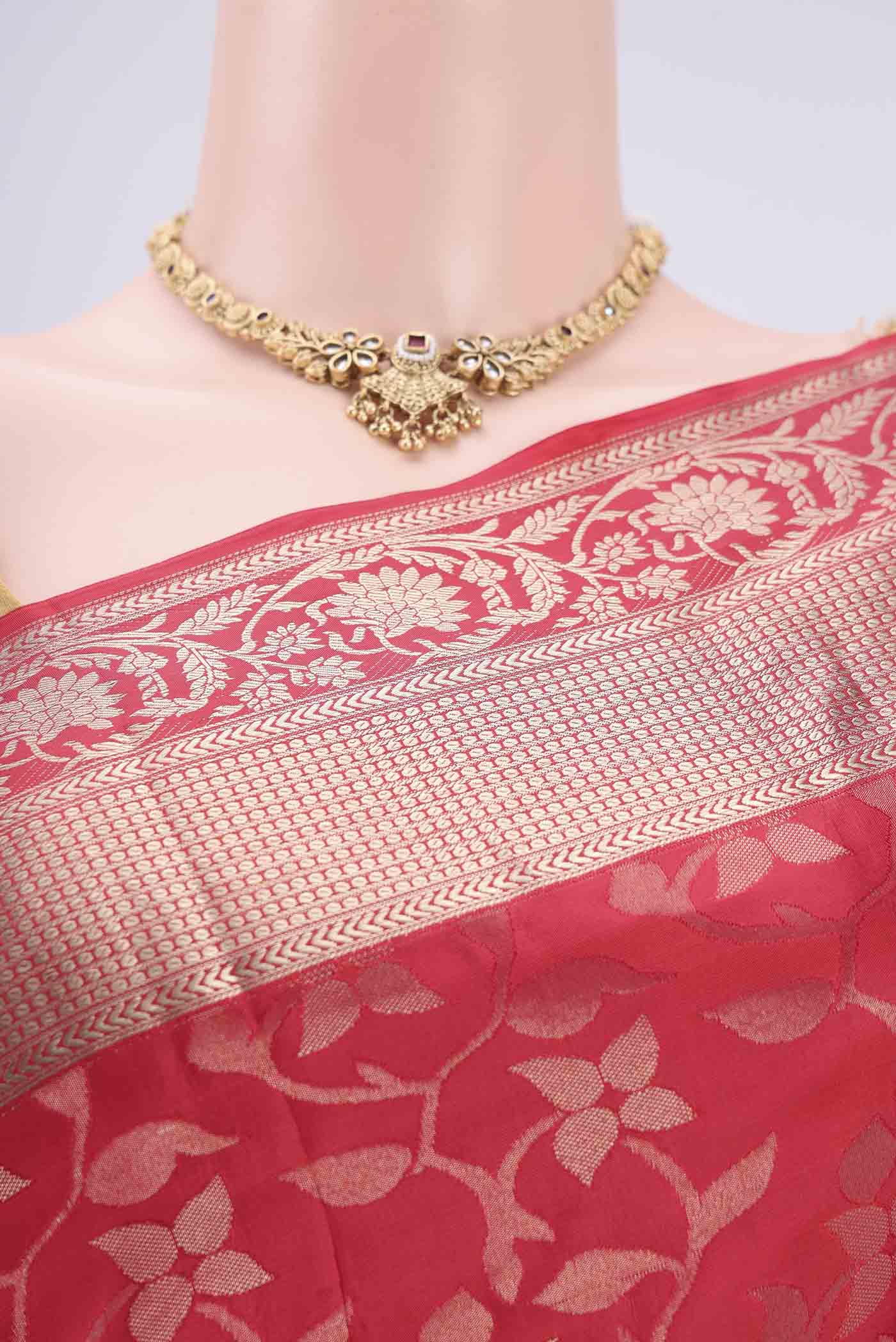 Border image of Dark Pink Soft Silk Saree with Zari Brocade on the body and Zari Border. 