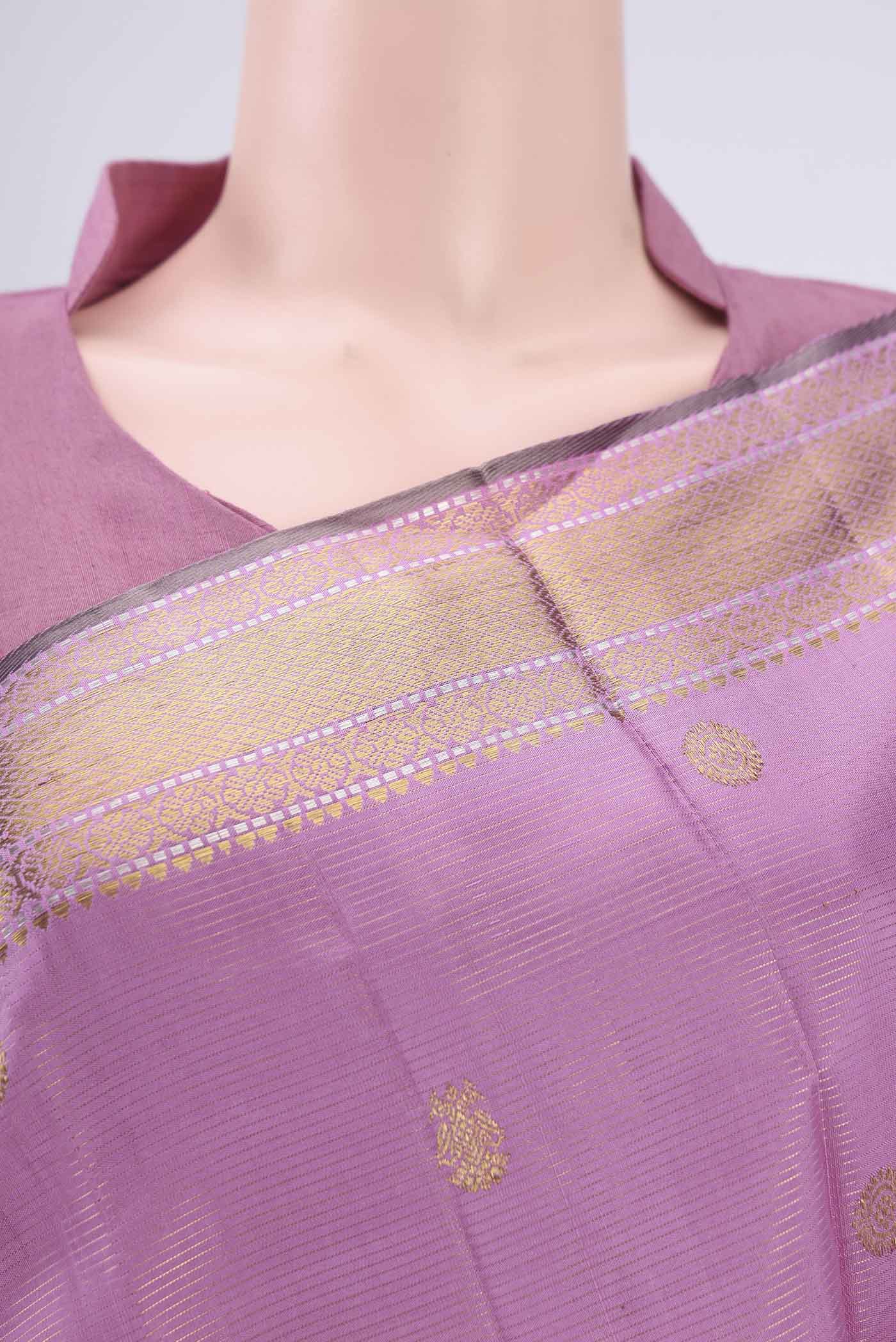Border image of Lilac Kanjivaram Silk Saree with Stripes on the body and Zari Border. 
