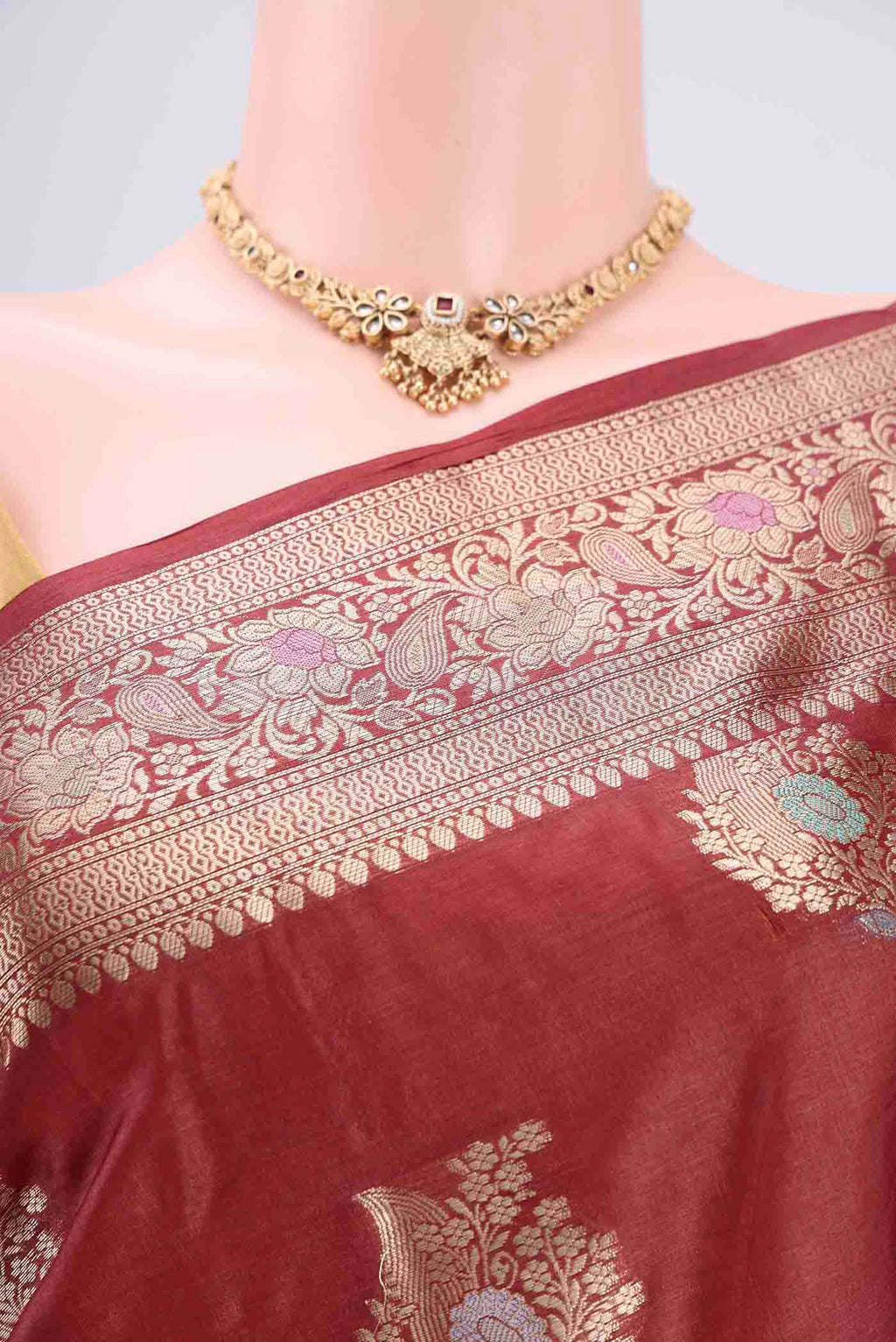 Border image of Brown Banarasi Tussar Silk Saree with Zari And Thread Butta on the body and Zari And Thread Border. 