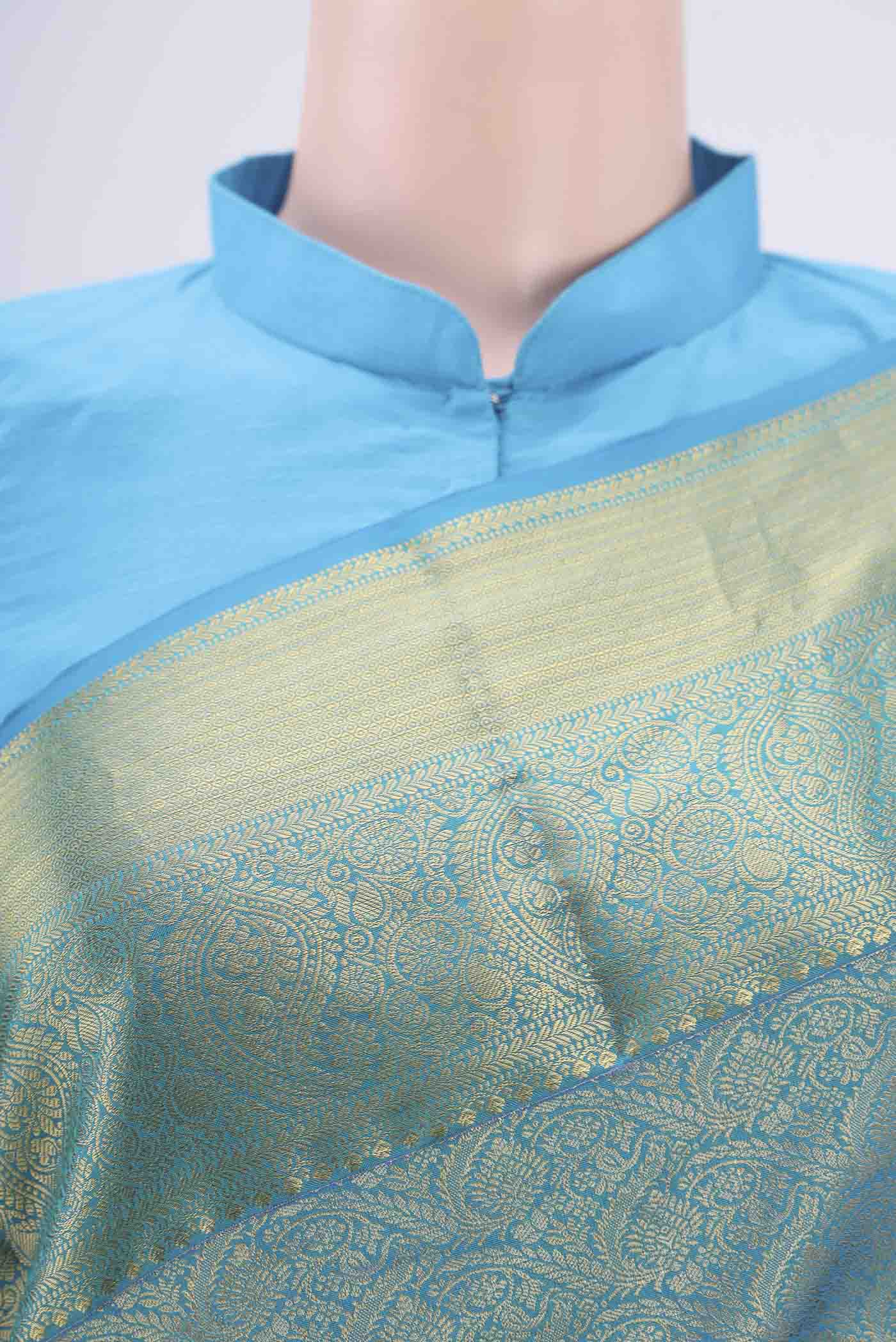 Border image of Blue Dual Tone Bangalore Silk Saree with Zari Brocade on the body and Zari Border. 