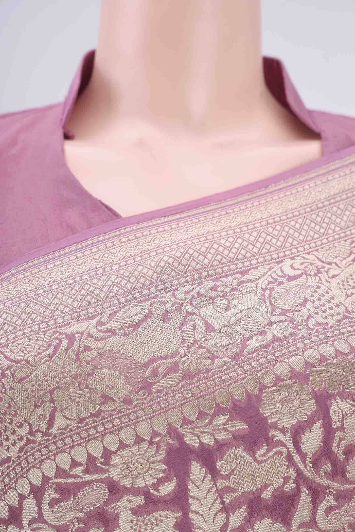 Border image of Rose pink Banarasi Georgette Saree with Zari Brocade on the body and Zari Border. 