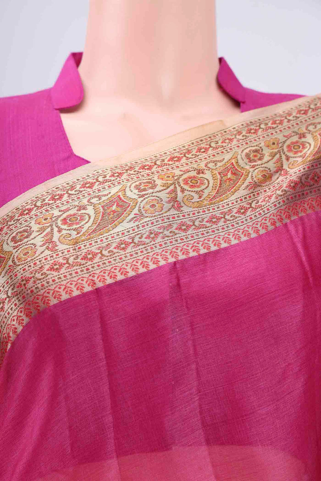Border image of Pink Banarasi Tussar Silk Saree with Plain Body and Zari And Thread Border. 