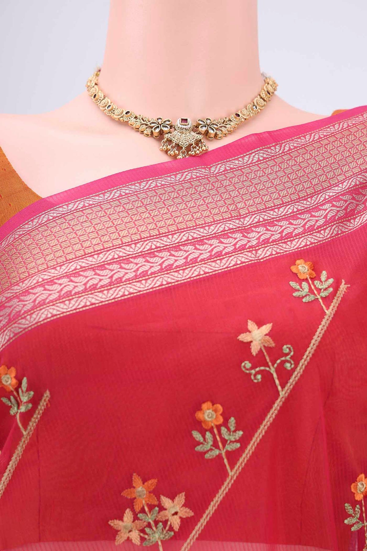 Border image of Dark Pink Kota Cotton Saree with Embroidery on the body and Zari Border. 