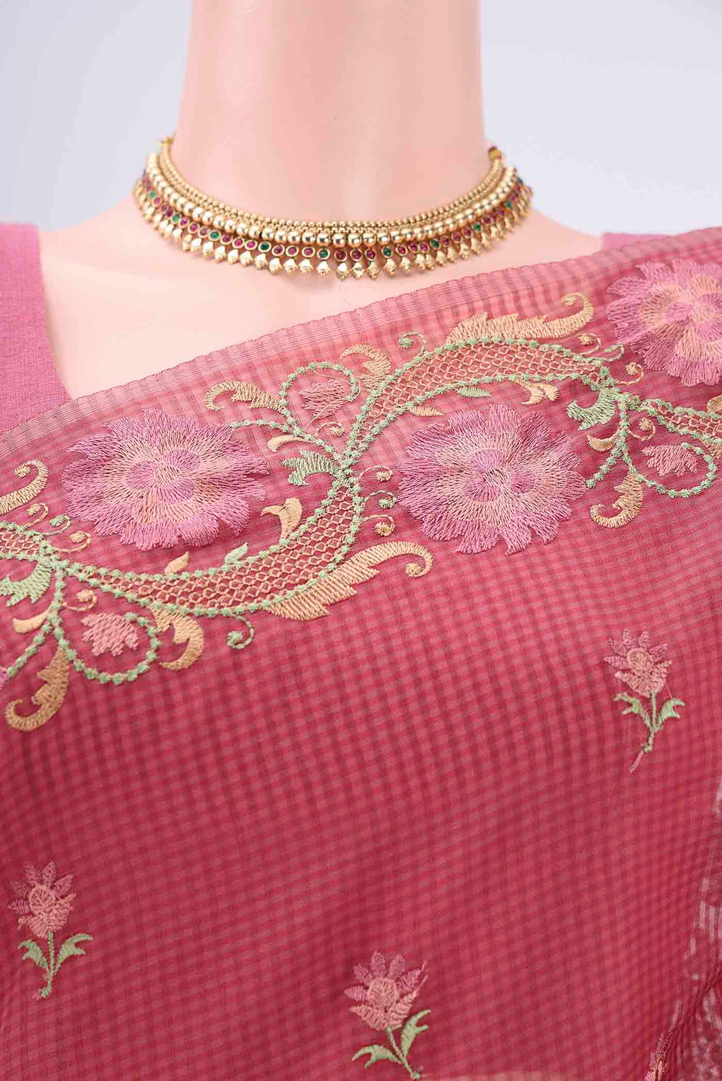 Border image of Coral Kota Cotton Saree with Embroidery on the body and Thread Border. 